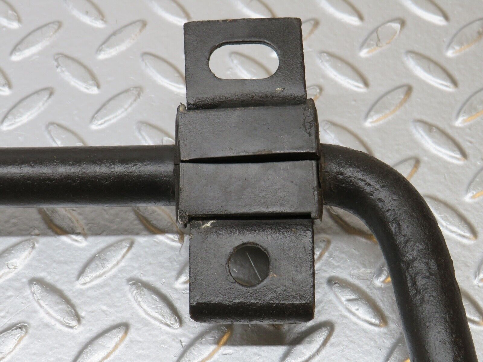 0383 Mercedes-Benz W108 280SE Torsion Bar 1083230965