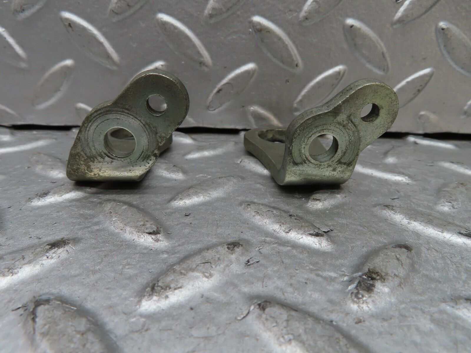 19610 Mercedes-Benz C140 CL420 Coupe Engine Lifting Eyes Hooks