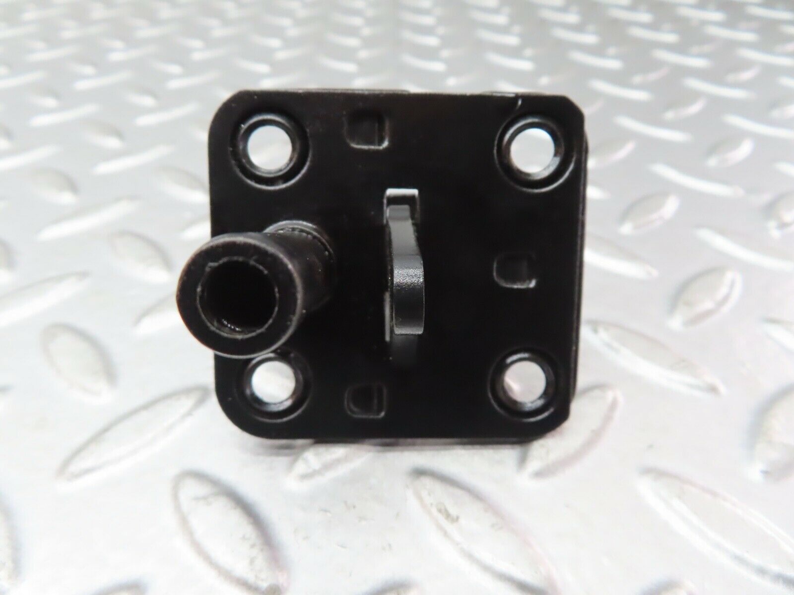 19202 Mercedes-Benz W123 300D Bonnet Lock Latch