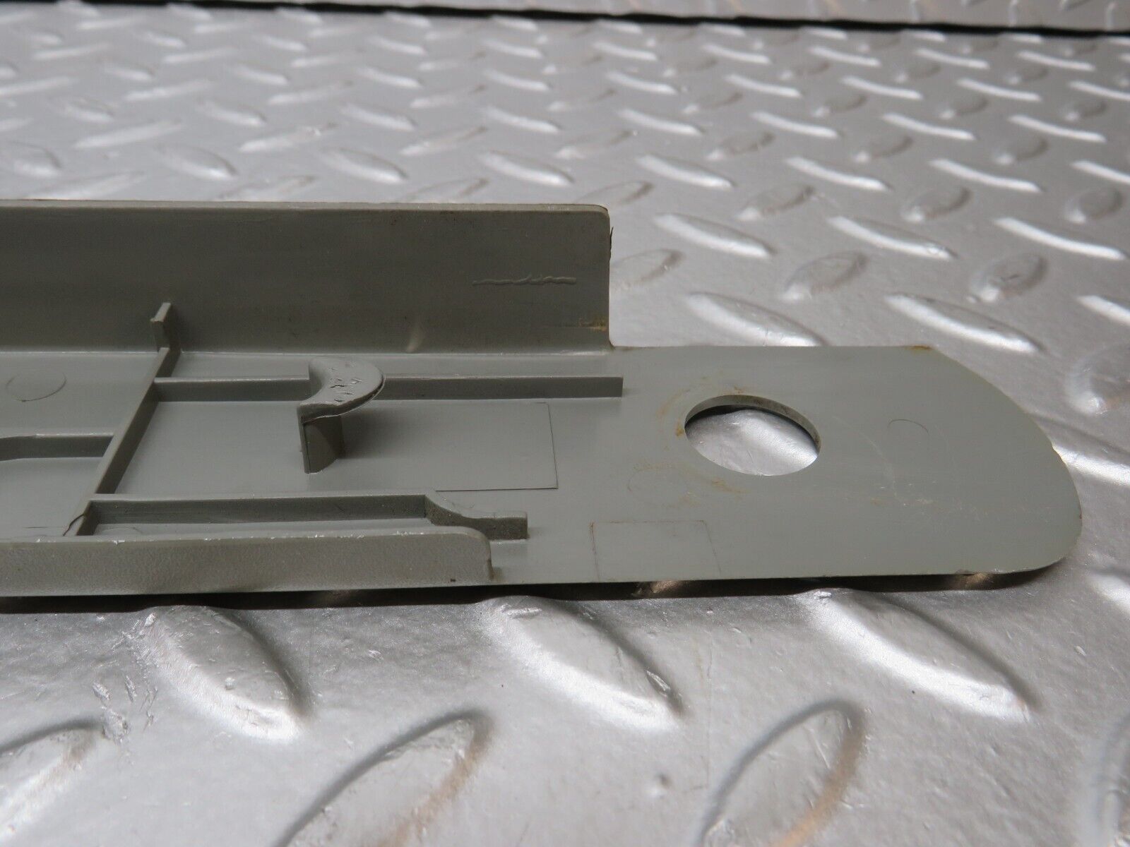 31265 Mercedes-Benz S124 220TE Rear Left Backrest Lever Cover 1249240337