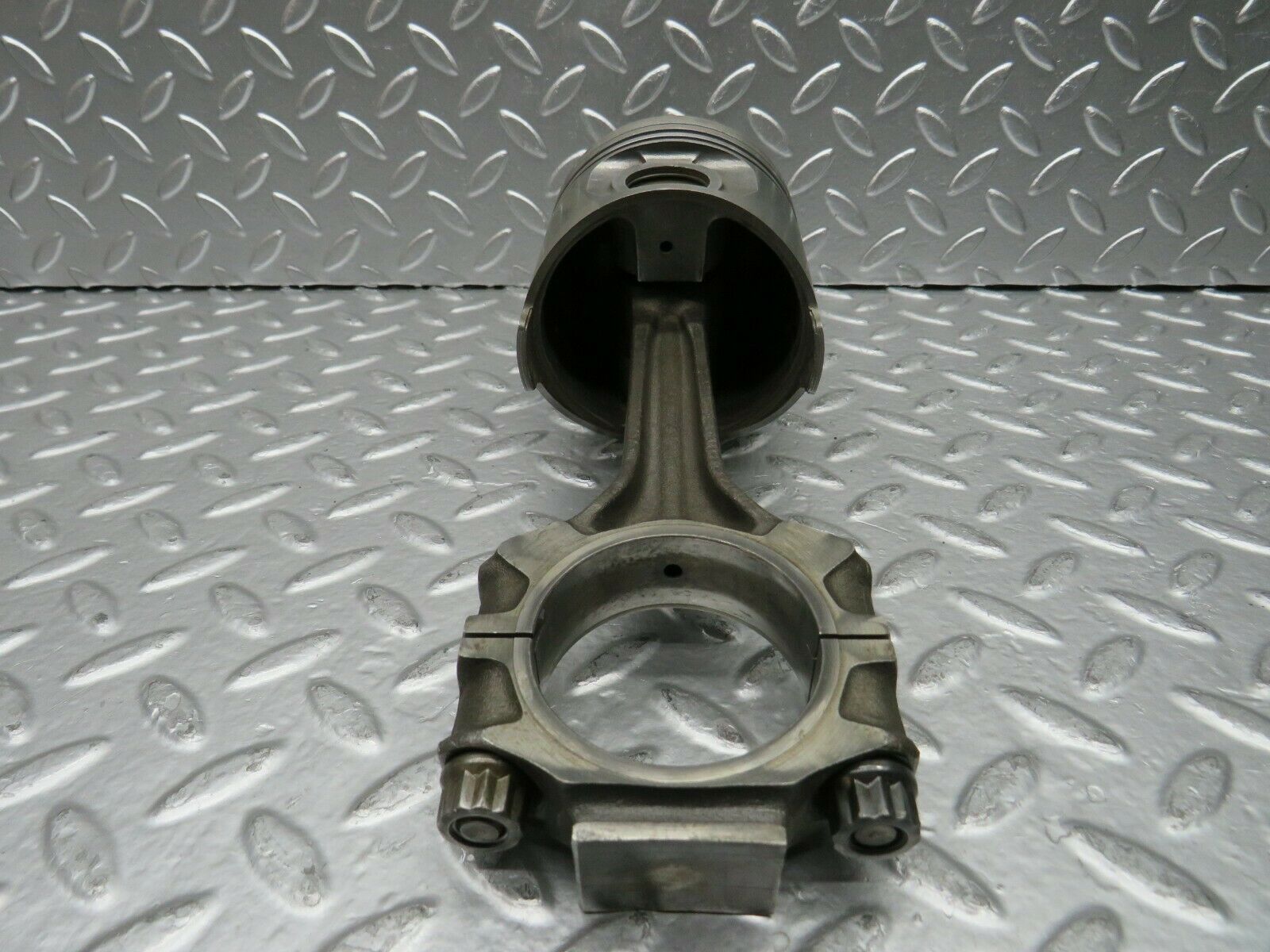 22797 Mercedes-Benz C107 450SLC Coupe Piston With Connecting Rod 92.48 mm