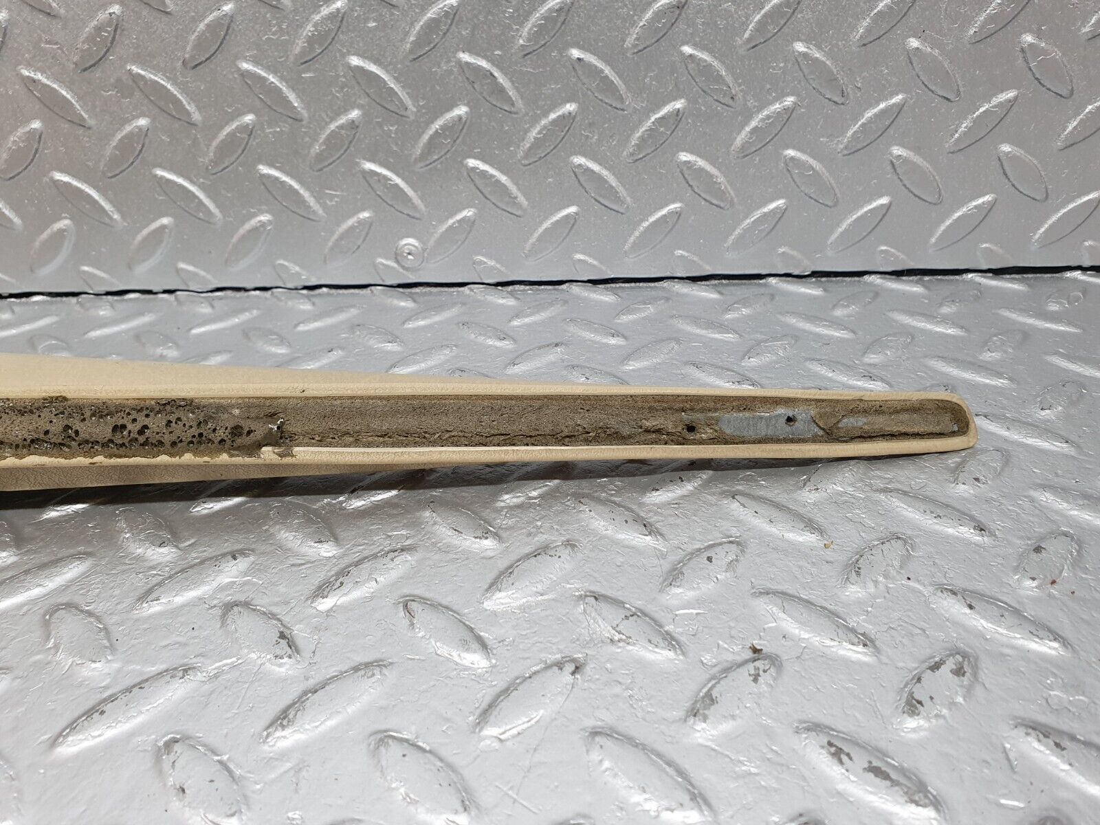 40934 Mercedes-Benz W126 300SE Rear Left Door Interior Trim Beige