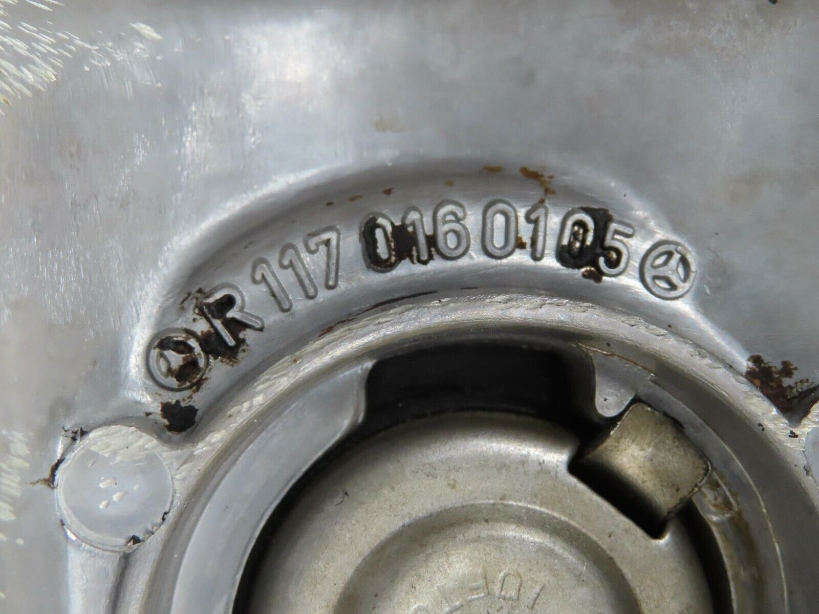 16730 Mercedes-Benz C107 380SLC Cylinder Head Valve Cover Right 1170160105