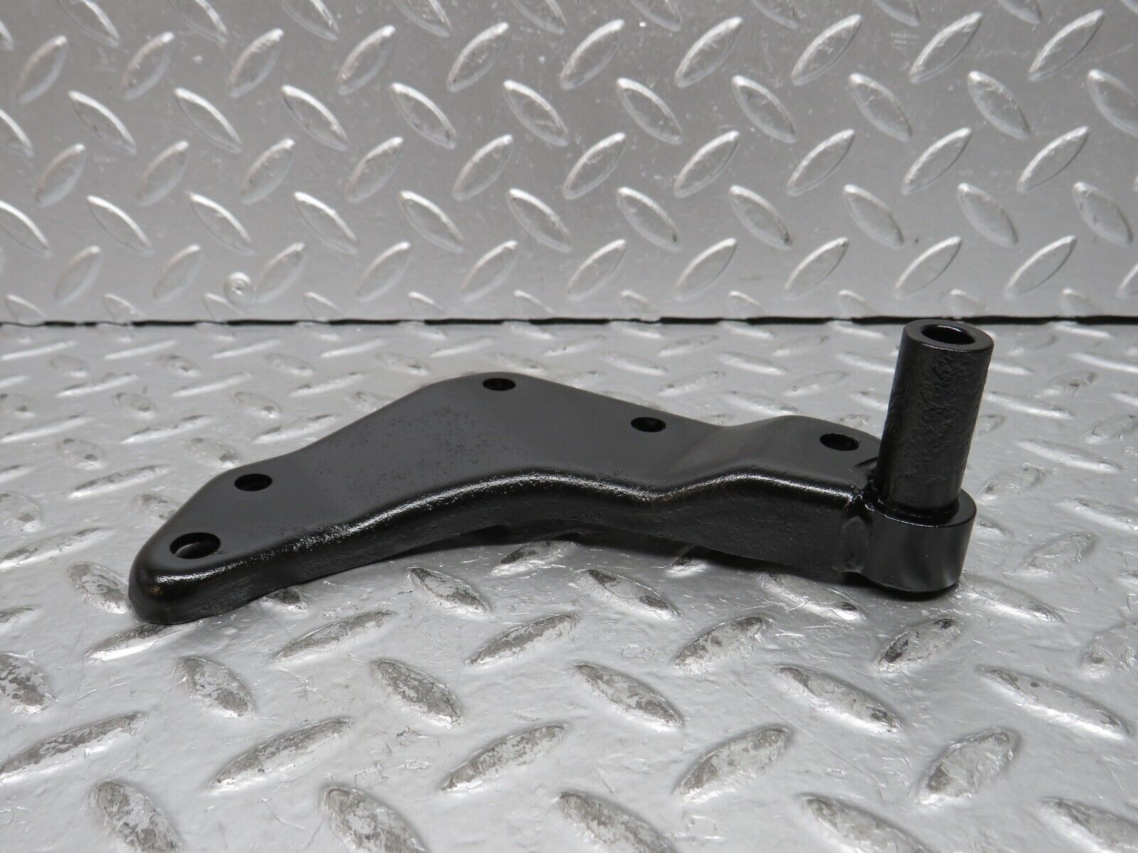 32128 Mercedes-Benz W123 230E Alternator Generator Bracket