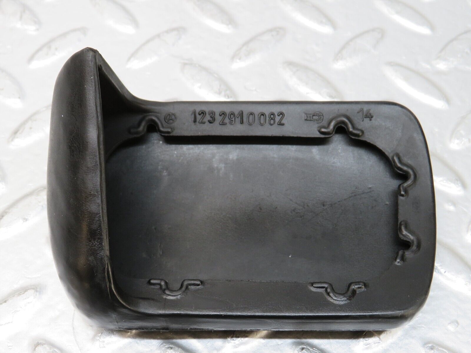 25510 Mercedes-Benz W123 200 Brake Pedal Rubber Cover 1232910082