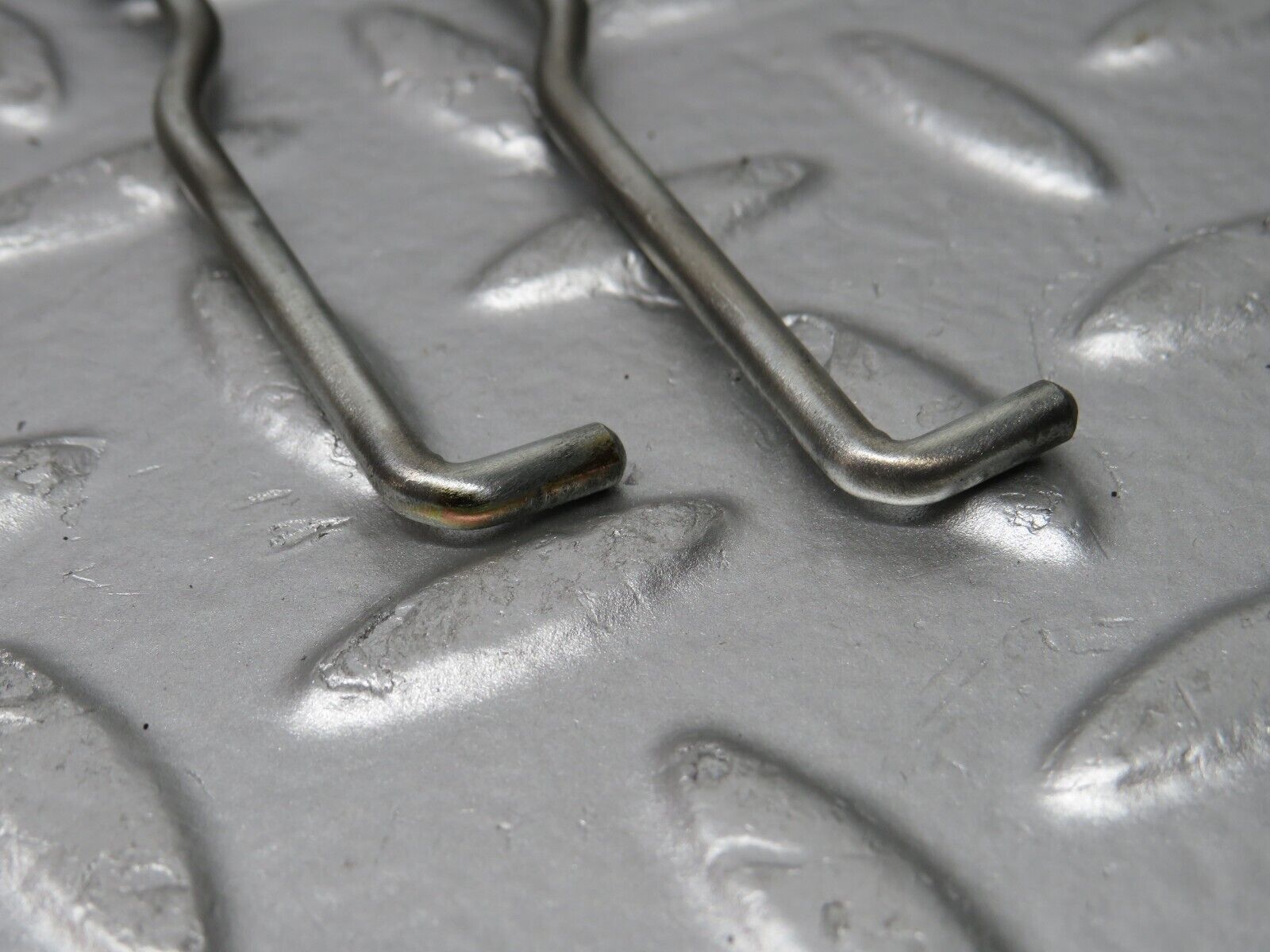 31628 Mercedes-Benz W201 190LE 1.8L Front Door Lock Knob Pair