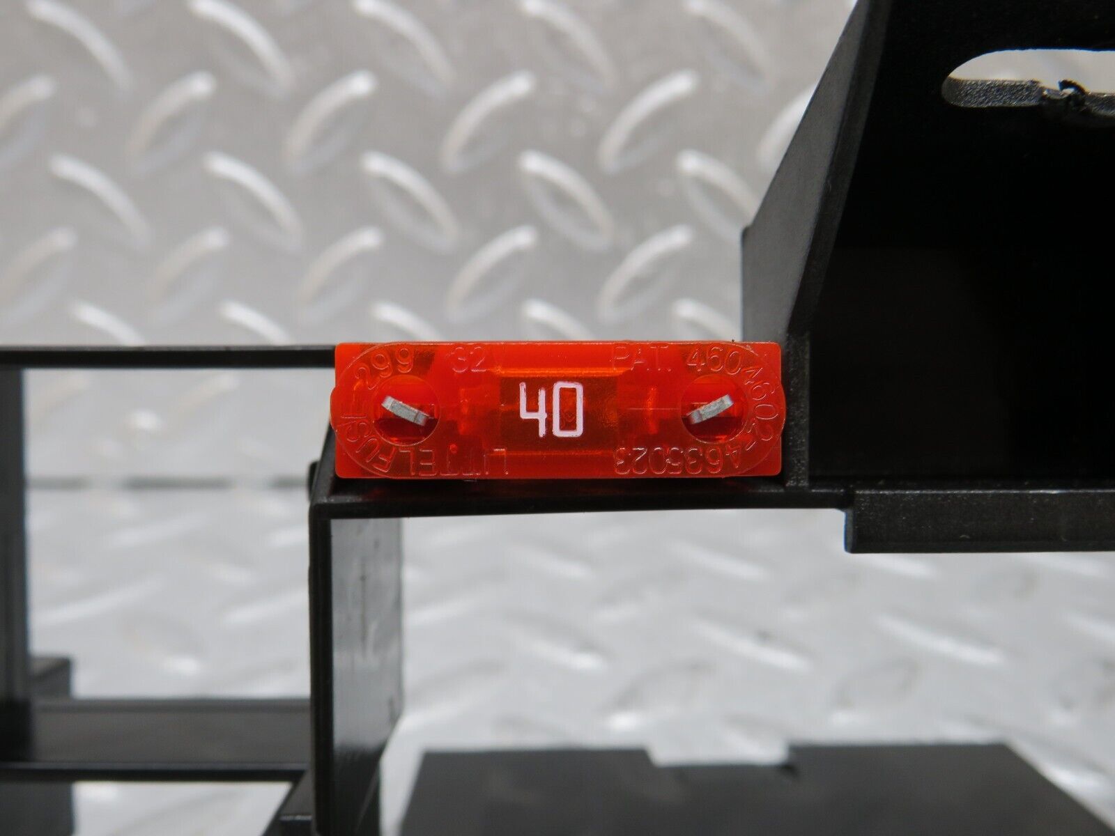 34810 Mercedes-Benz W210 320E Fuse Box Fuse Holder 2105460543