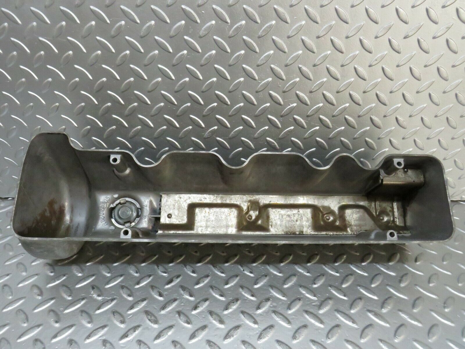 23856 Mercedes-Benz C107 450SLC Cylinder Head Valve Cover Right 1160163305