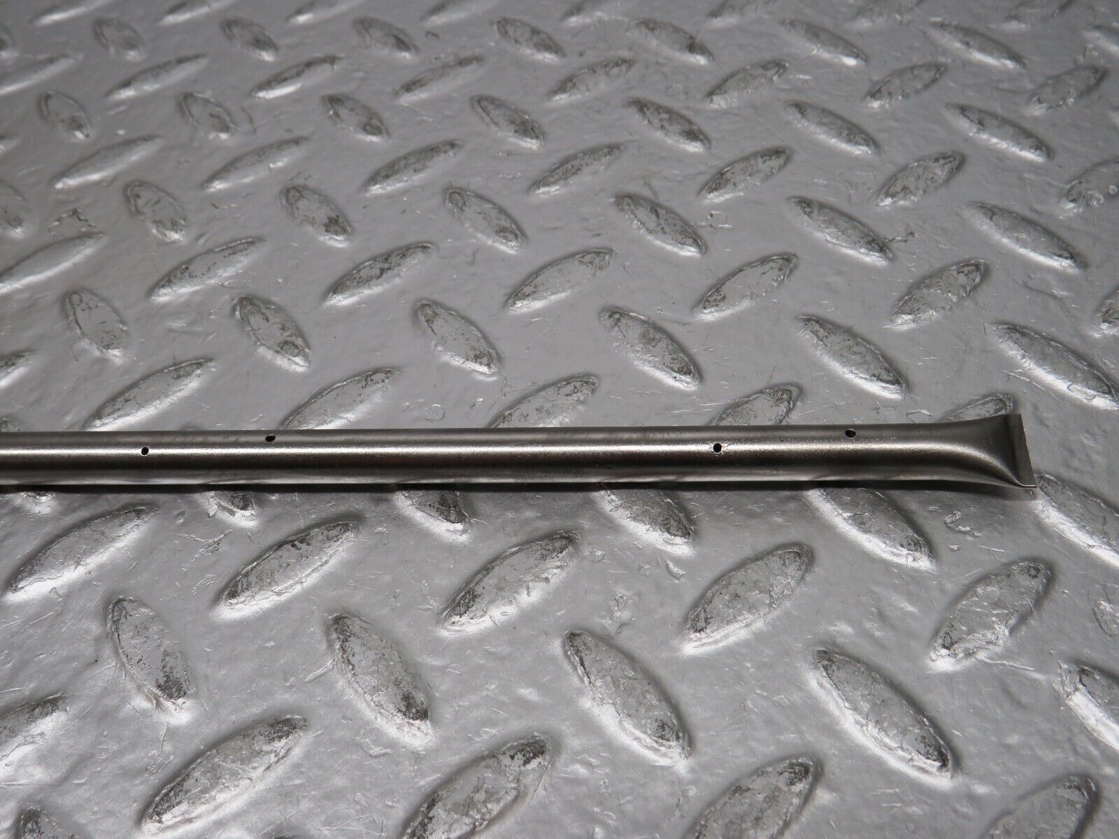 30879 Mercedes-Benz W201 190E 2.0L Camshaft Oil Tube