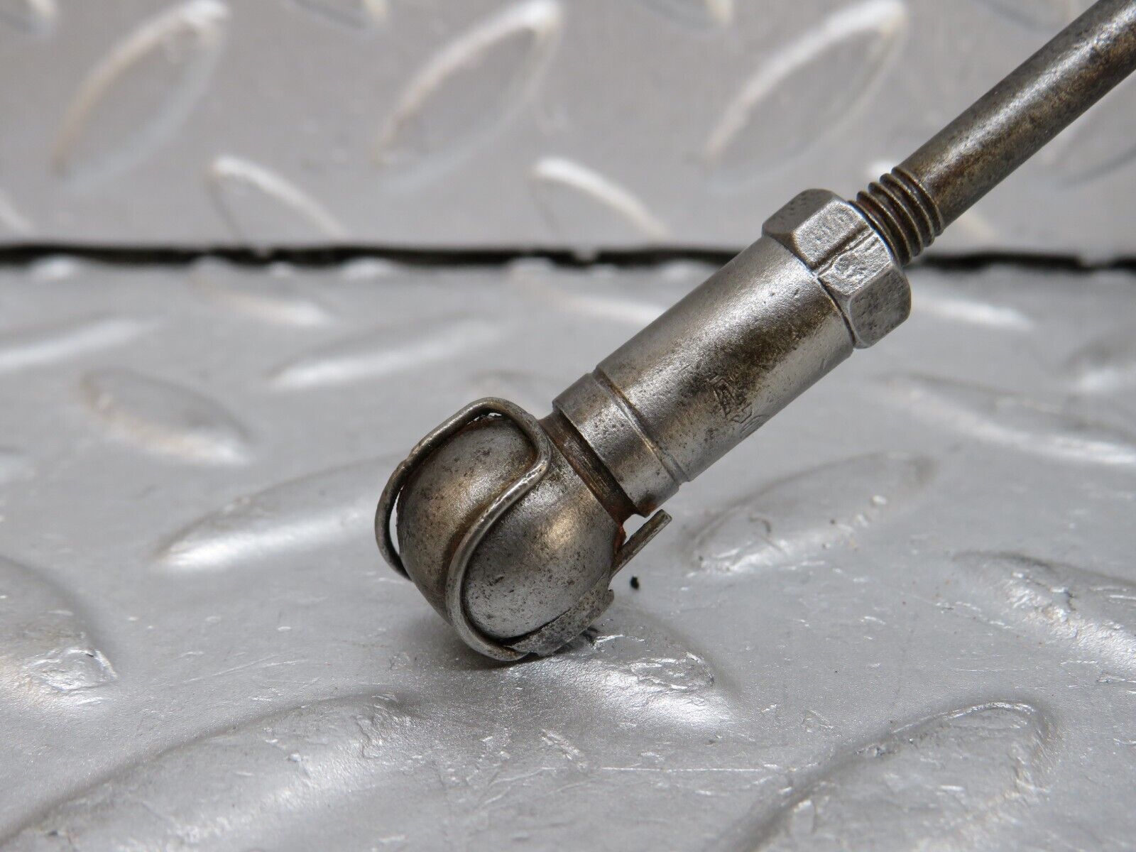 37548 Mercedes-Benz W109 300SEL Air Suspension Leveling Valve Bosch