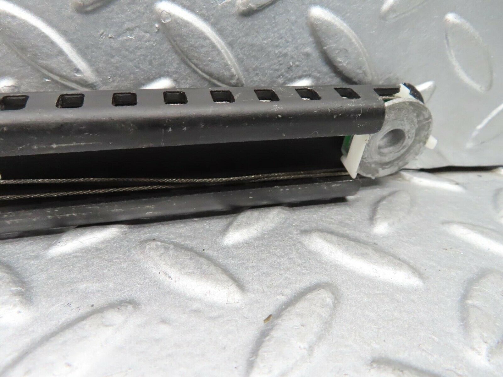 15040 Mercedes-Benz W140 S320 Rear Right Head Rest Folding Mechanism Cable