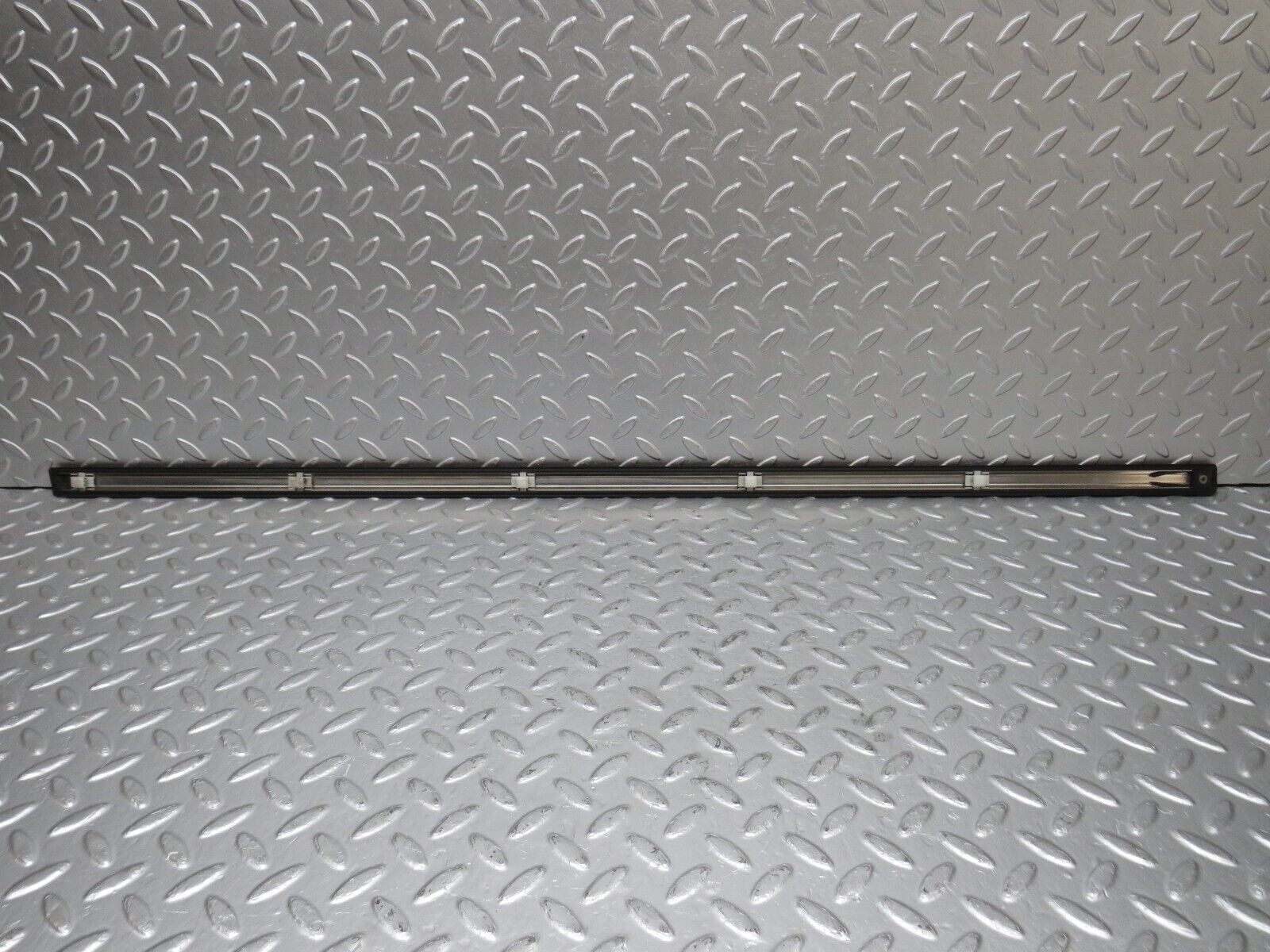 33843 Mercedes-Benz W201 190E 2.0L Front Right Door Centre Moulding Trim