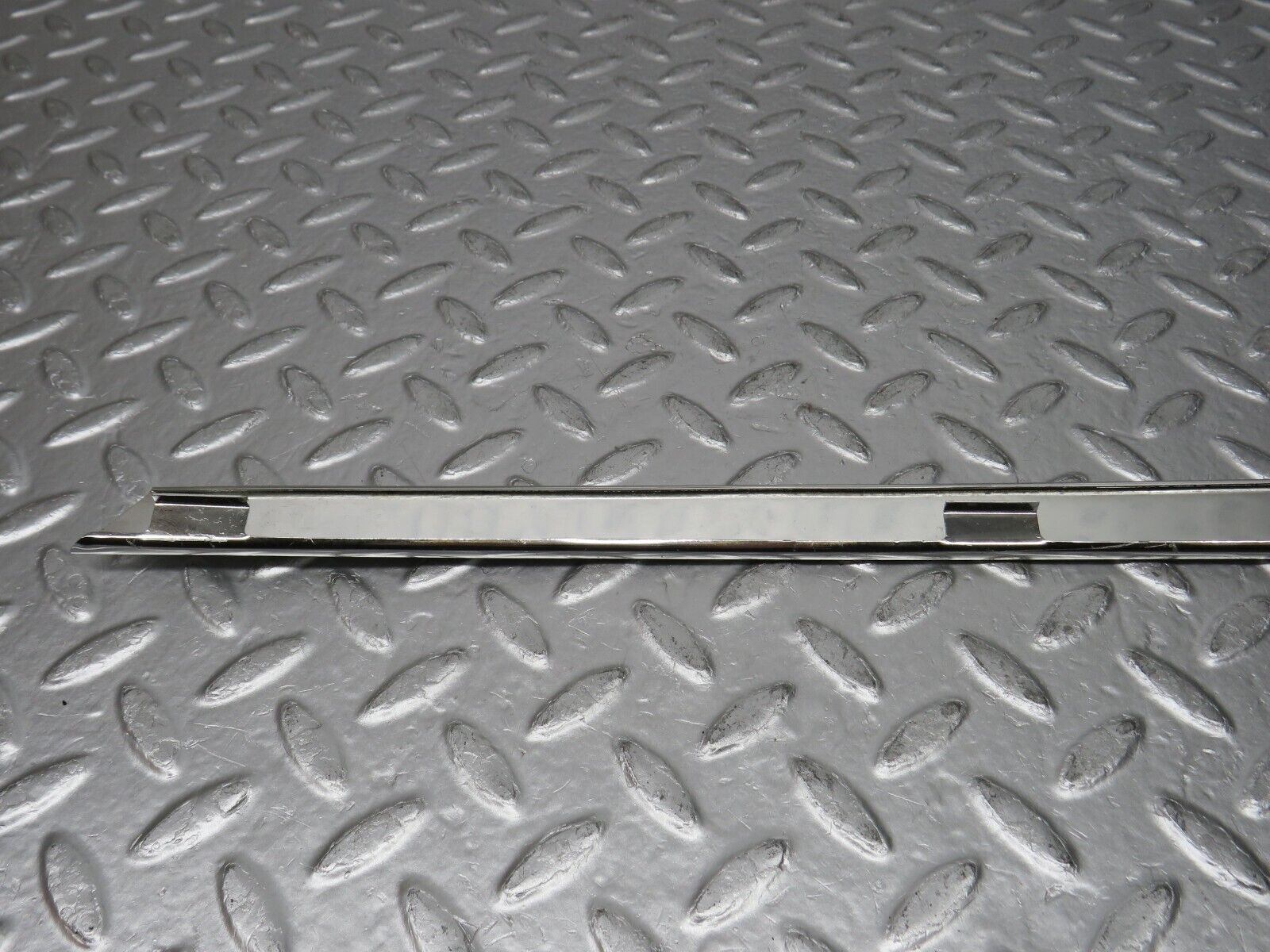 0742 Mercedes-Benz C107 350SLC Coupe Rear Left Window Chrome