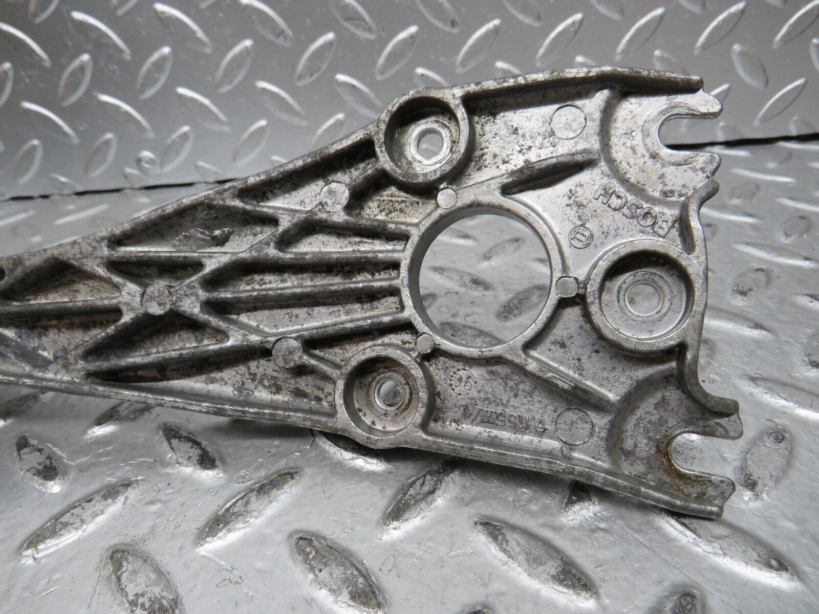 27837 Mercedes-Benz S124 300TE Wagon Wiper Mechanism Linkage Bosch