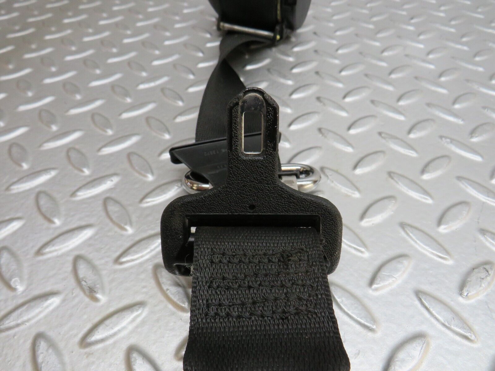37162 Mercedes-Benz C126 420SEC Coupe Rear Left Seat Belt With Buckles 1268602286