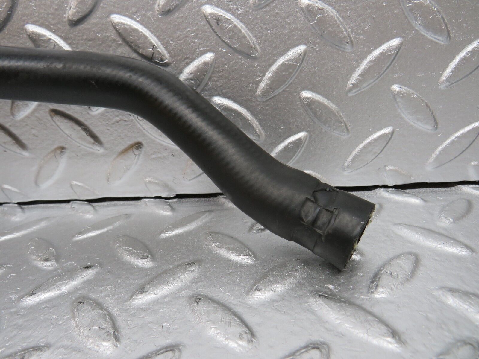 31365 Mercedes-Benz S124 220TE Wagon Radiator Hose Pipe 1248306296