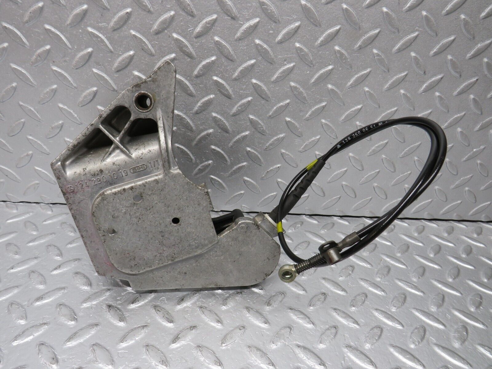 38434 Mercedes-Benz R129 280SL Coupe Brake Pedal Bracket 1402921031 1242901019 1292600651