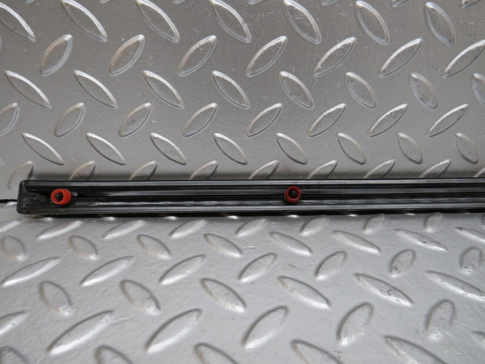 27892 Mercedes-Benz W123 280E Rear Right Door Centre Moulding Trim