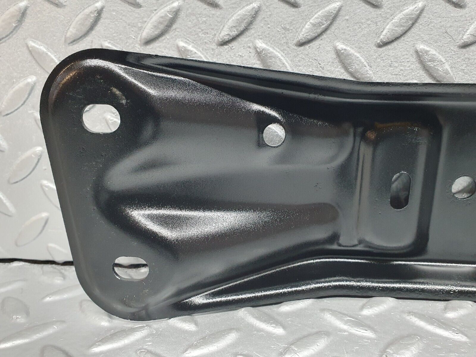 41148 Mercedes-Benz W126 300SE Gearbox Mount Bracket