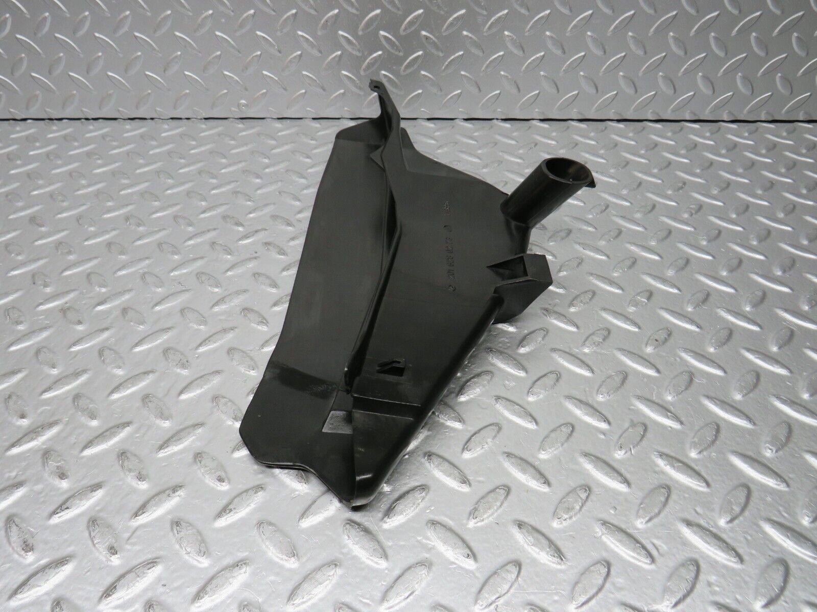 30807 Mercedes-Benz W201 190E 2.0L Front Right Rain Gutter Drain Channel 2016280273