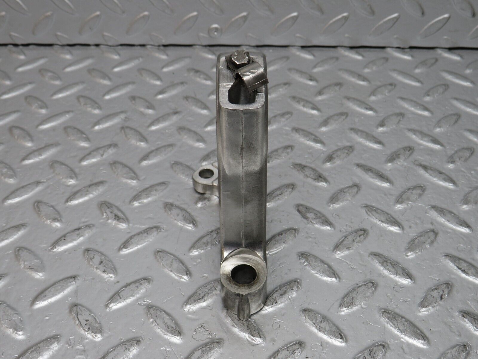 0257 Mercedes-Benz W123 220D Camshaft Tower Bearing 6210511216