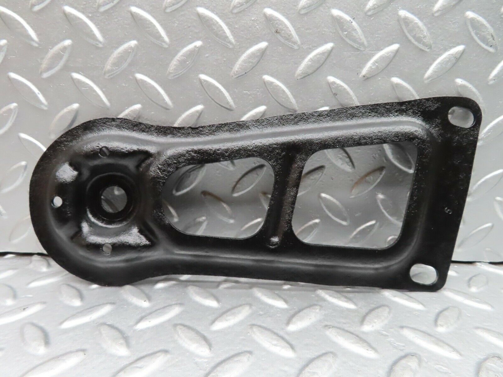 21289 Mercedes-Benz W123 230E Rear Suspension Axle Mounting Bracket