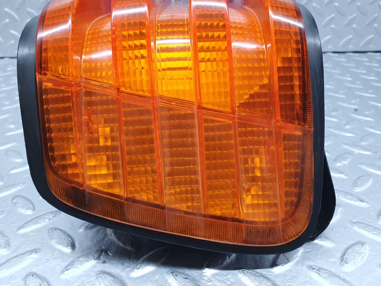 41161 Mercedes-Benz W126 300SE Tail Light & Bulb Holder Left Side