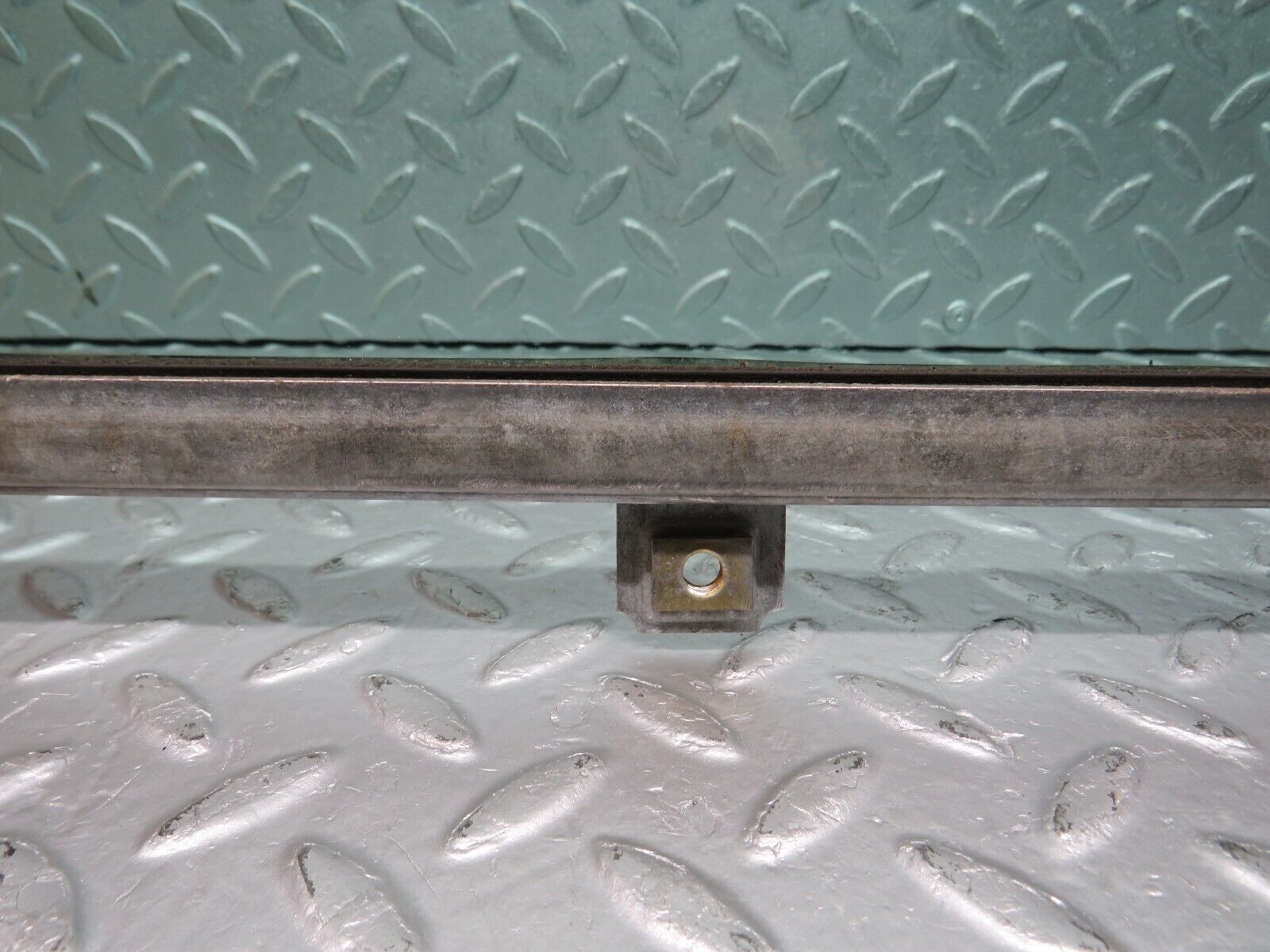 39665 Mercedes-Benz R129 320SL Coupe Left Door Window Glass