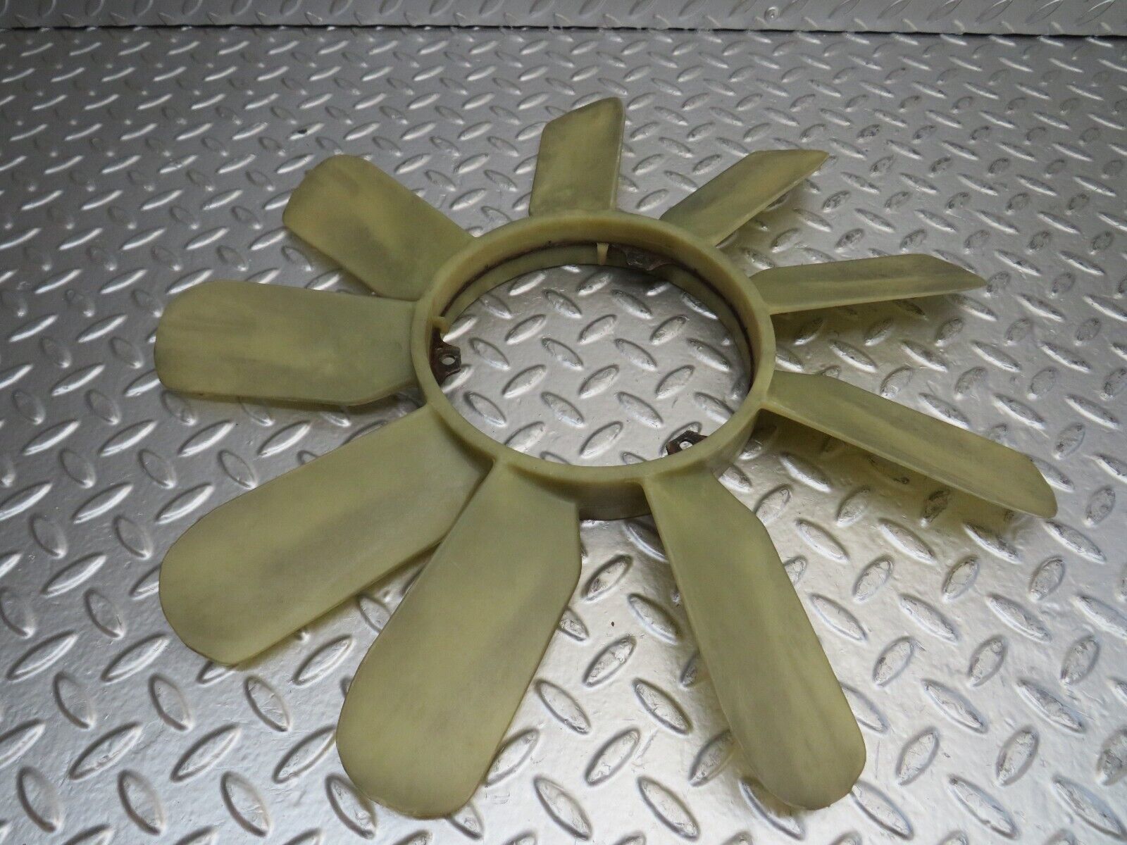 25391 Mercedes-Benz W201 190D Engine Cooling Fan 6022000423