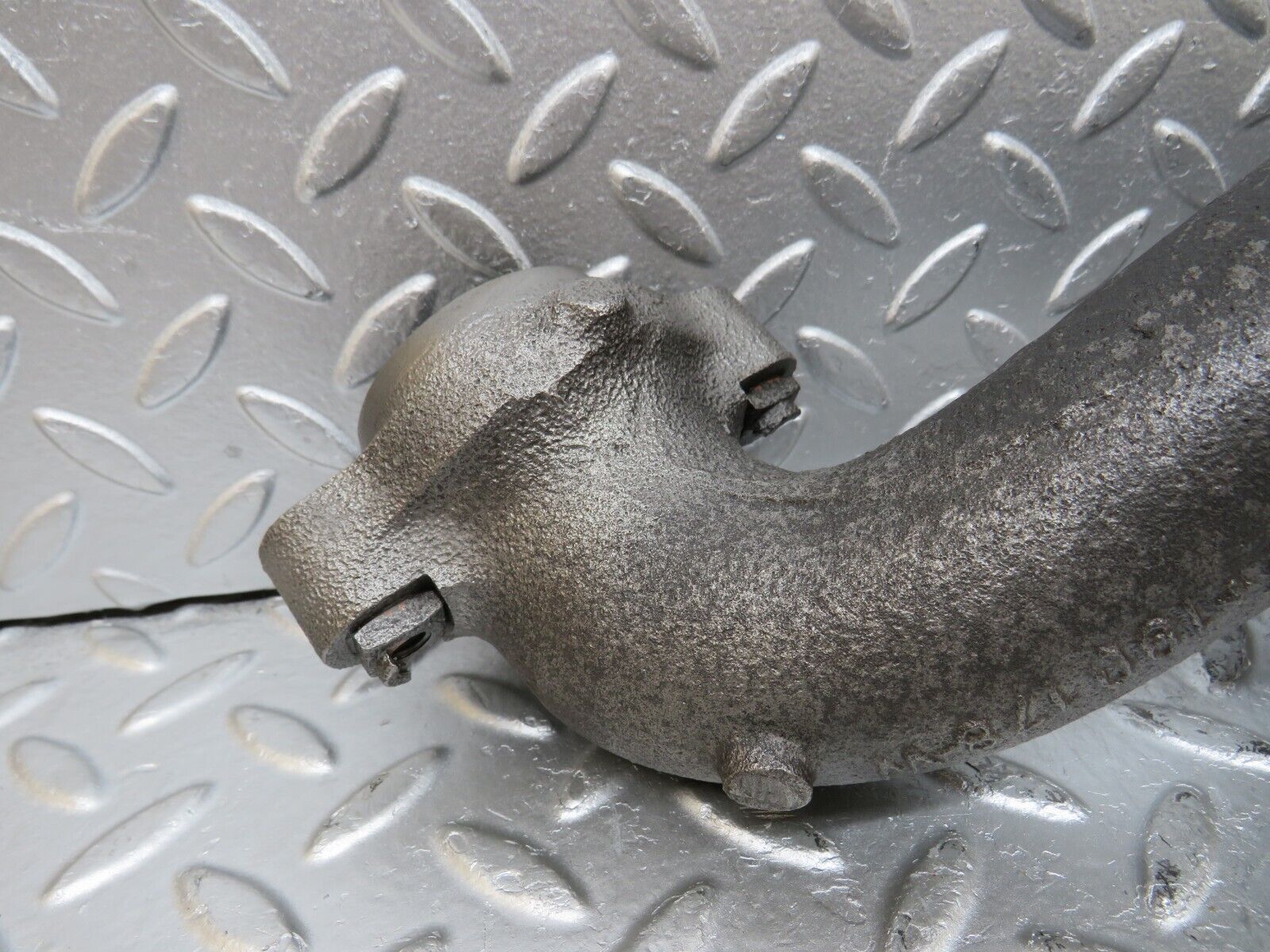 33125 Mercedes-Benz W126 380 V8 Exhaust Manifold Left 1161422302 1161422902