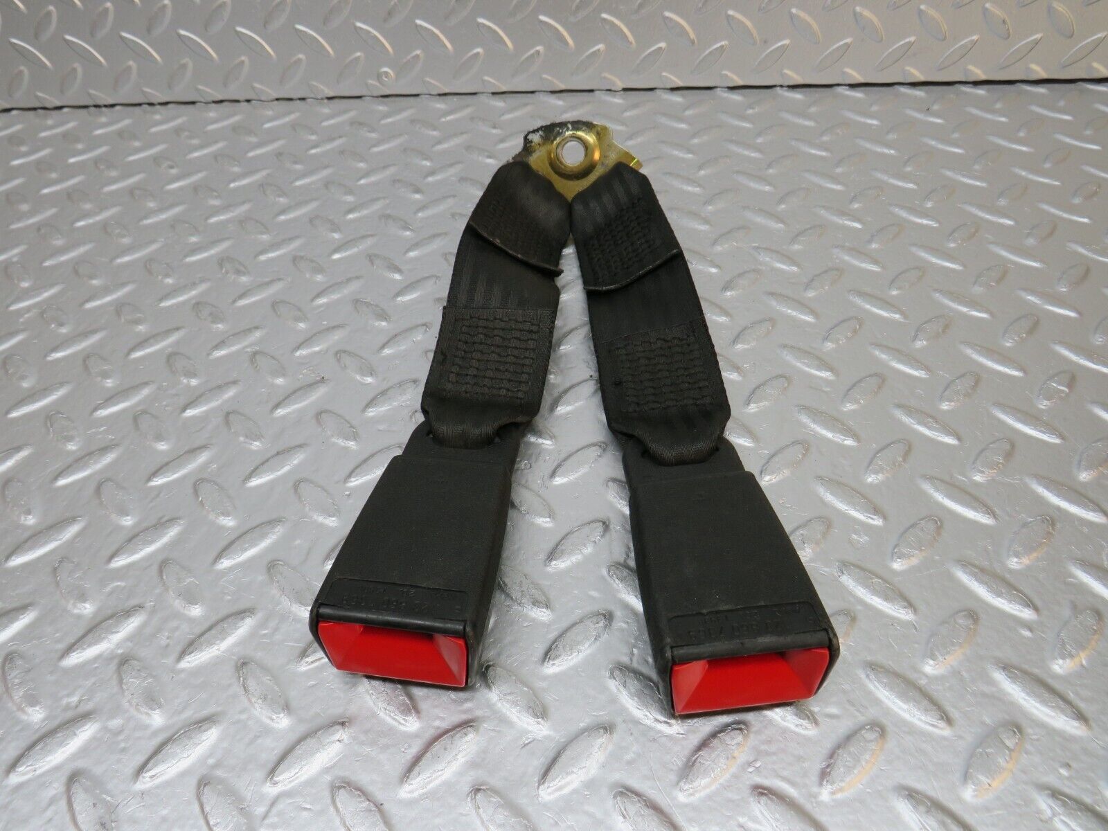 0601 Mercedes-Benz W123 230E Seat Belt Buckle Rear 1238607369