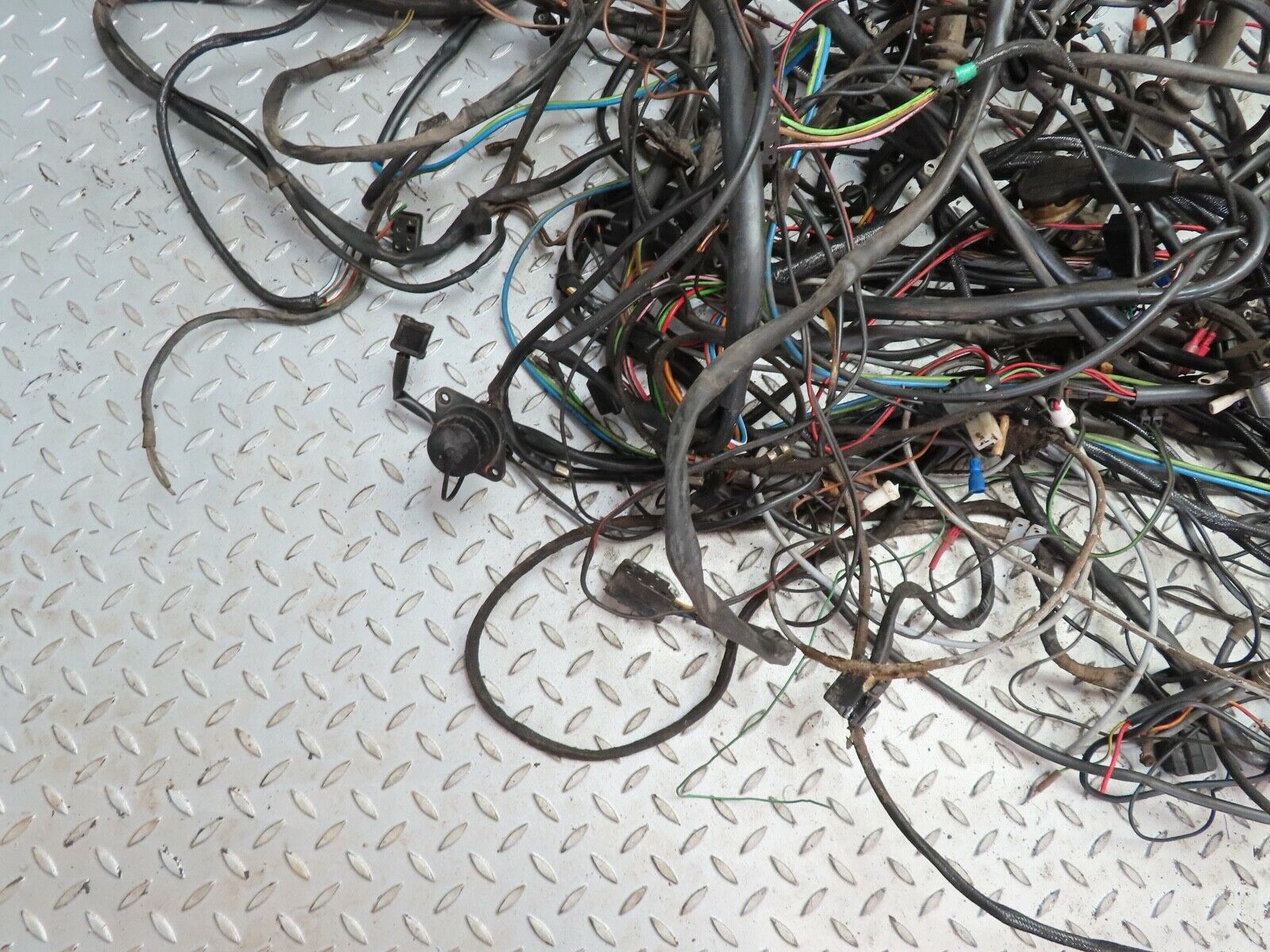 16772 Mercedes-Benz C107 380SLC Engine Chassis Body Wire Wiring Harness