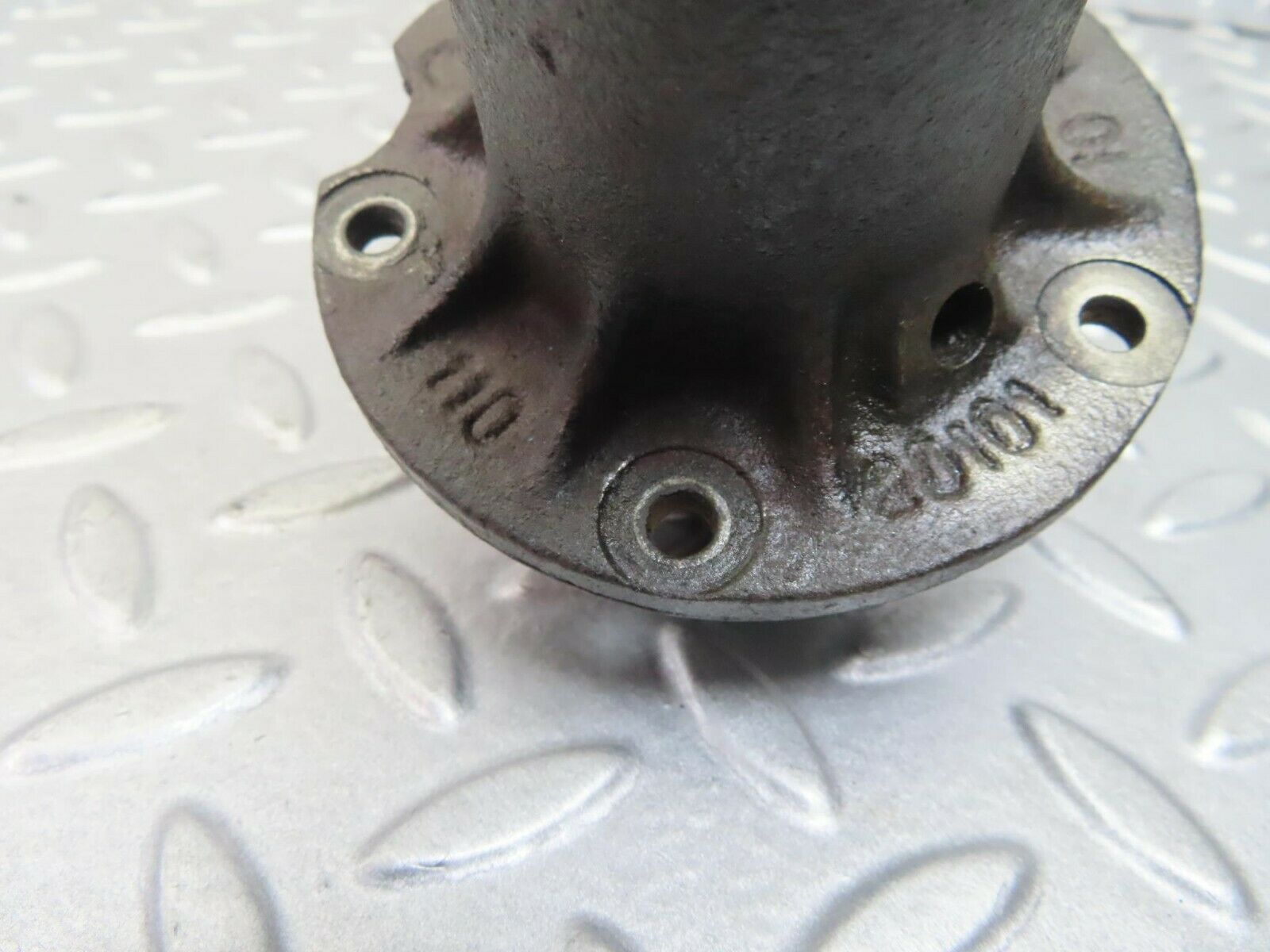 8775 Mercedes-Benz W114 Water Pump 1102010110