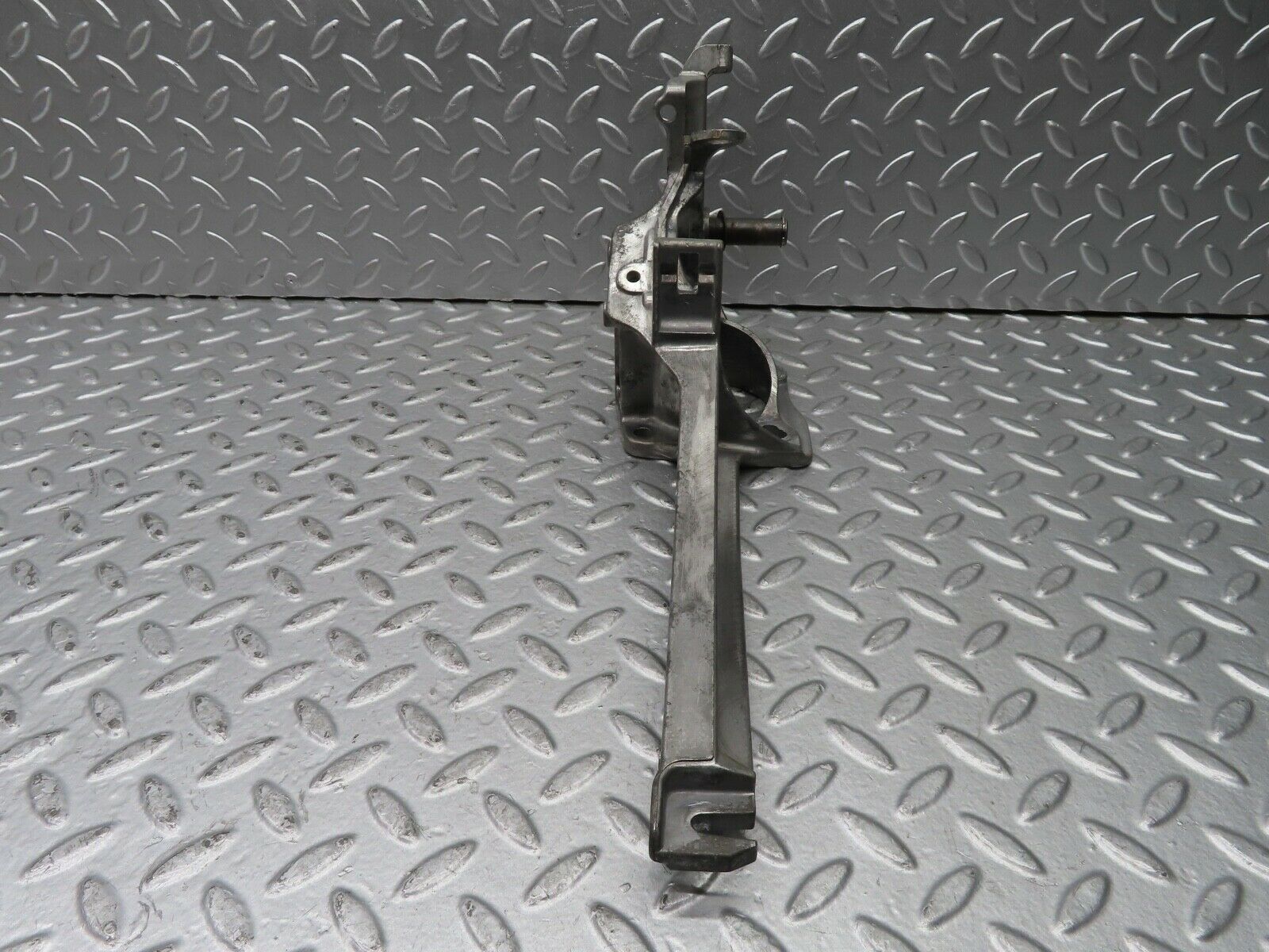 21683 Mercedes-Benz W126 300SE Brake Pedal Bracket 1262902419