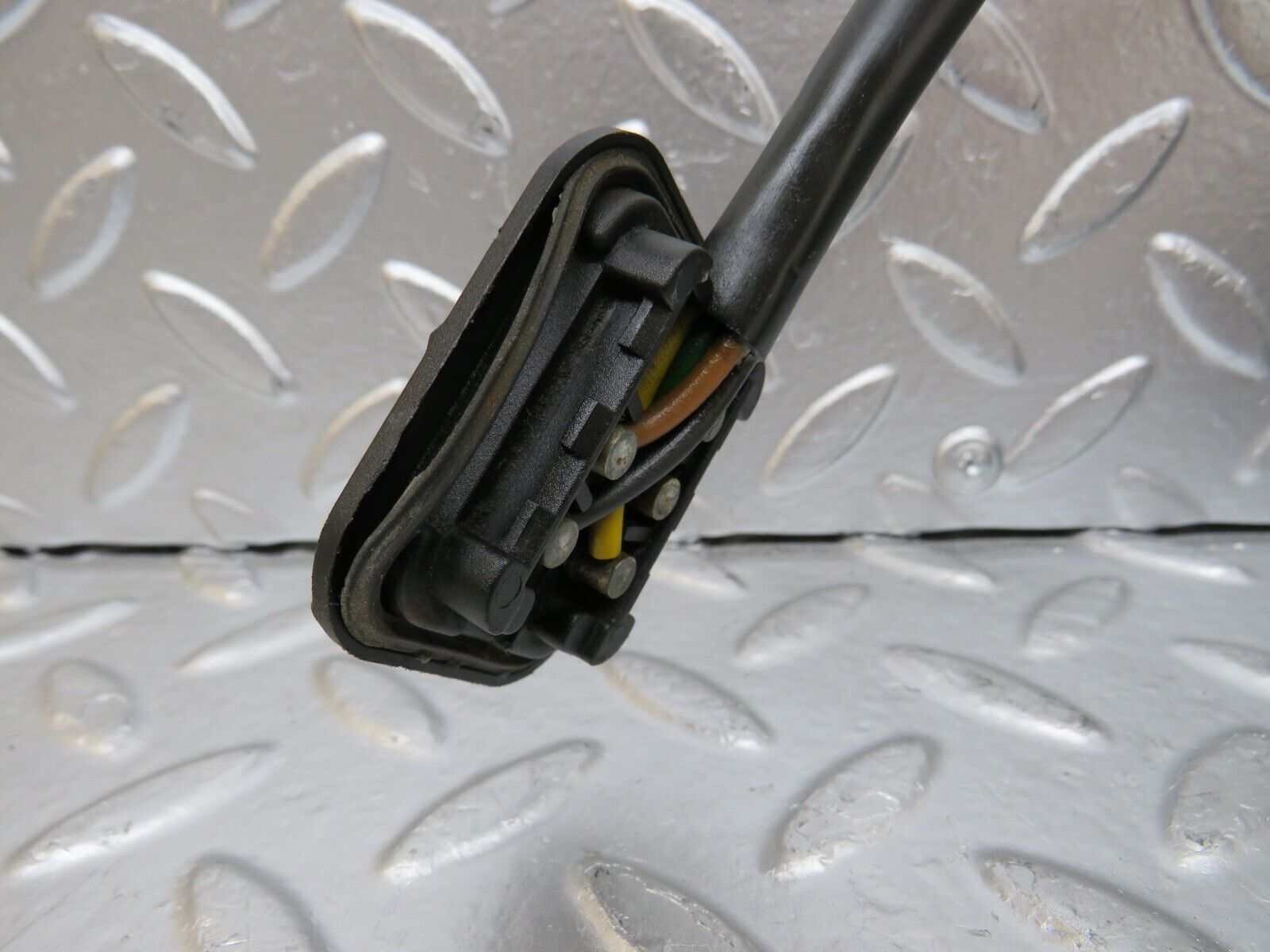 26330 Mercedes-Benz W116 450SE Wiper Motor Bosch 0390341077