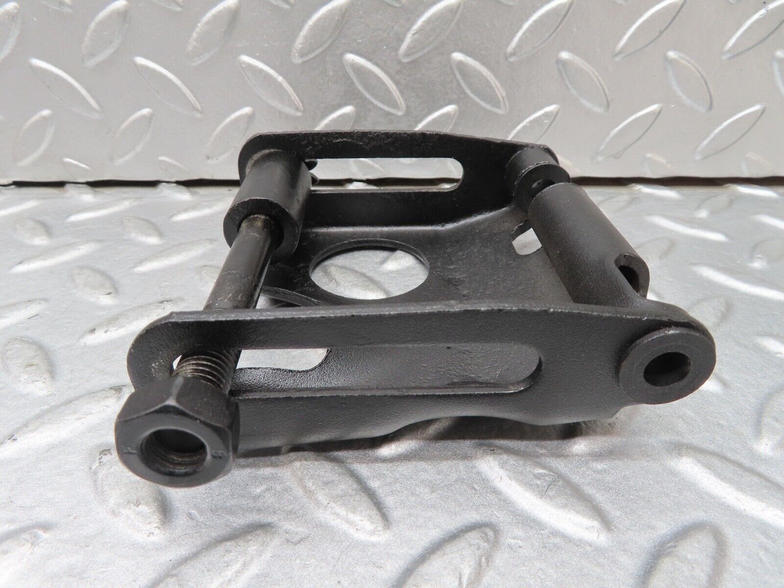 16978 Mercedes-Benz C123 280CE Coupe Alternator Generator Bracket