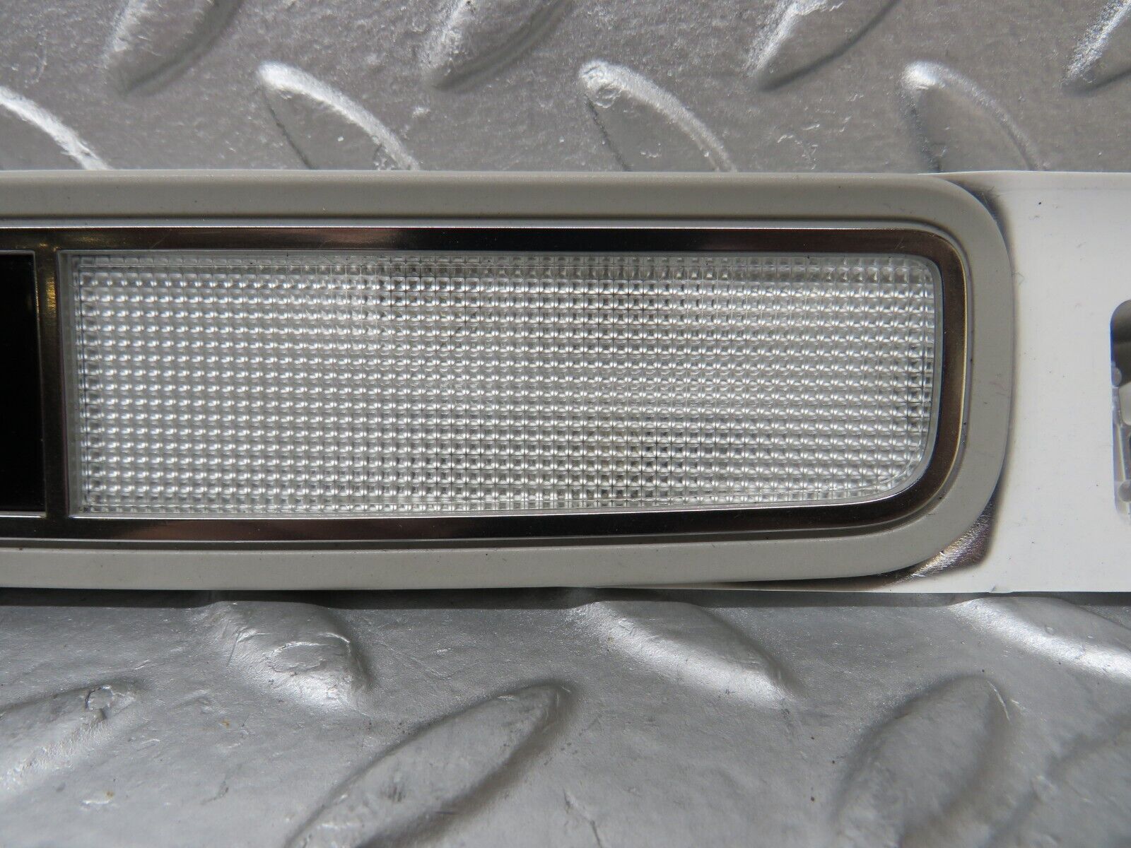 35157 Mercedes-Benz W221 Rear Right Interior Roof Light 2218202401