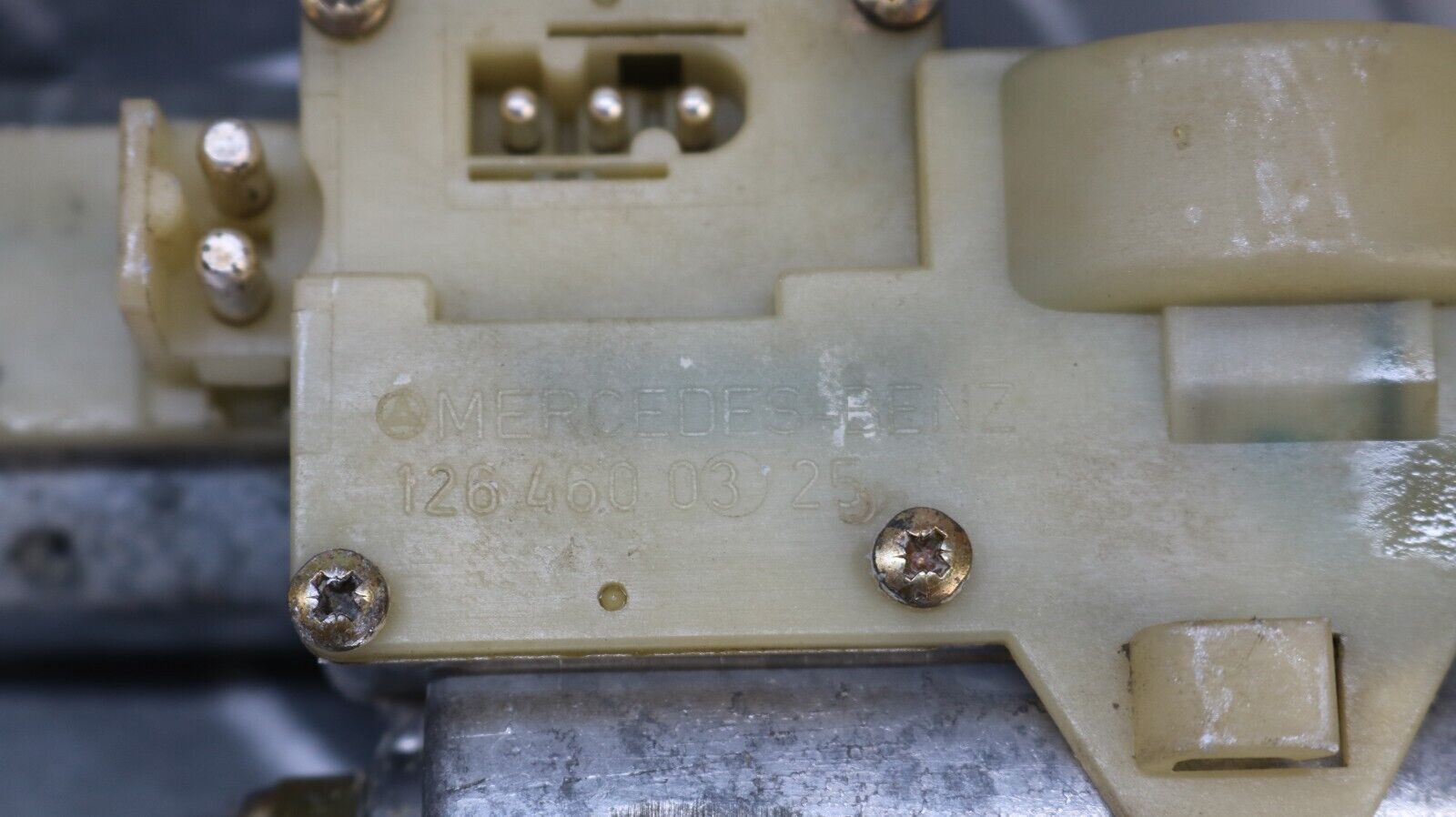 37189 Mercedes-Benz C126 420SEC Coupe Steering Column Adjustment Motor 1264600325