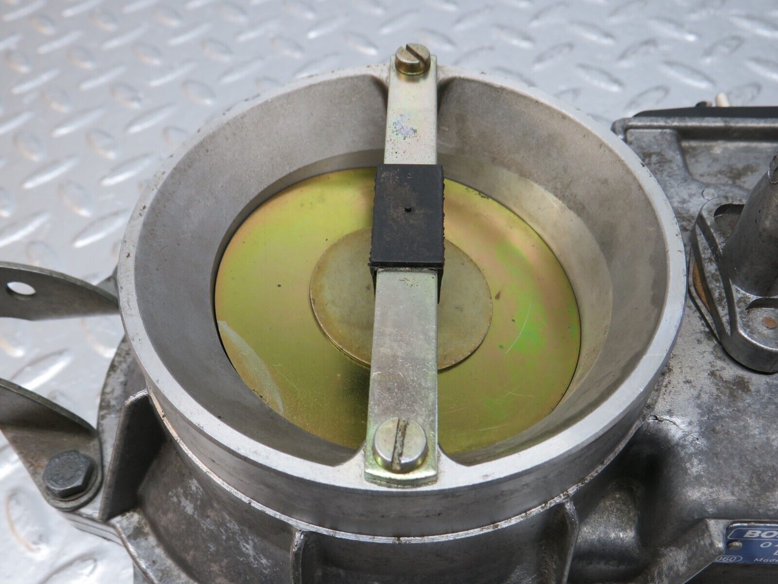 34153 Mercedes-Benz W124 260E Air Flow Mass Meter Sensor Bosch 1031410090