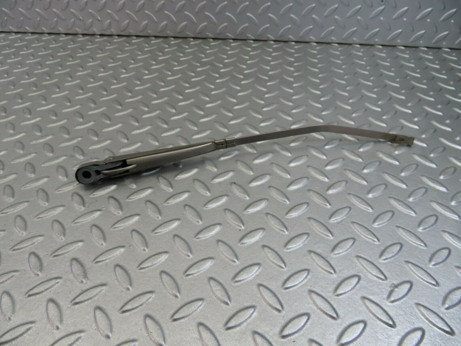 7907 Mercedes-Benz W115 220D Wiper Arm Left Side