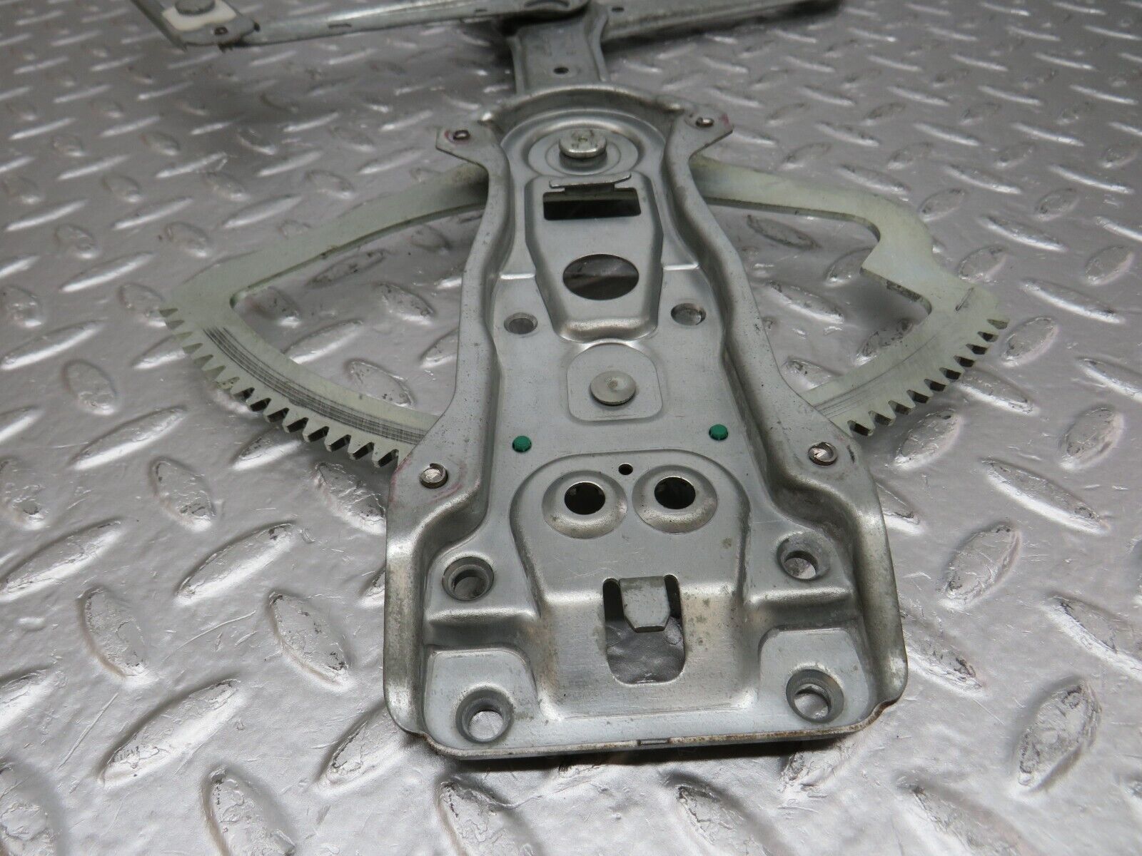 33391 Mercedes-Benz W202 C180 Front Right Power Window Regulator