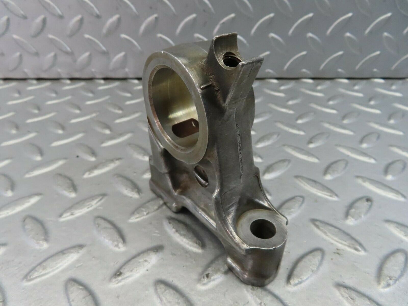 9124 Mercedes-Benz W116 Camshaft Tower Bearing 1160513310