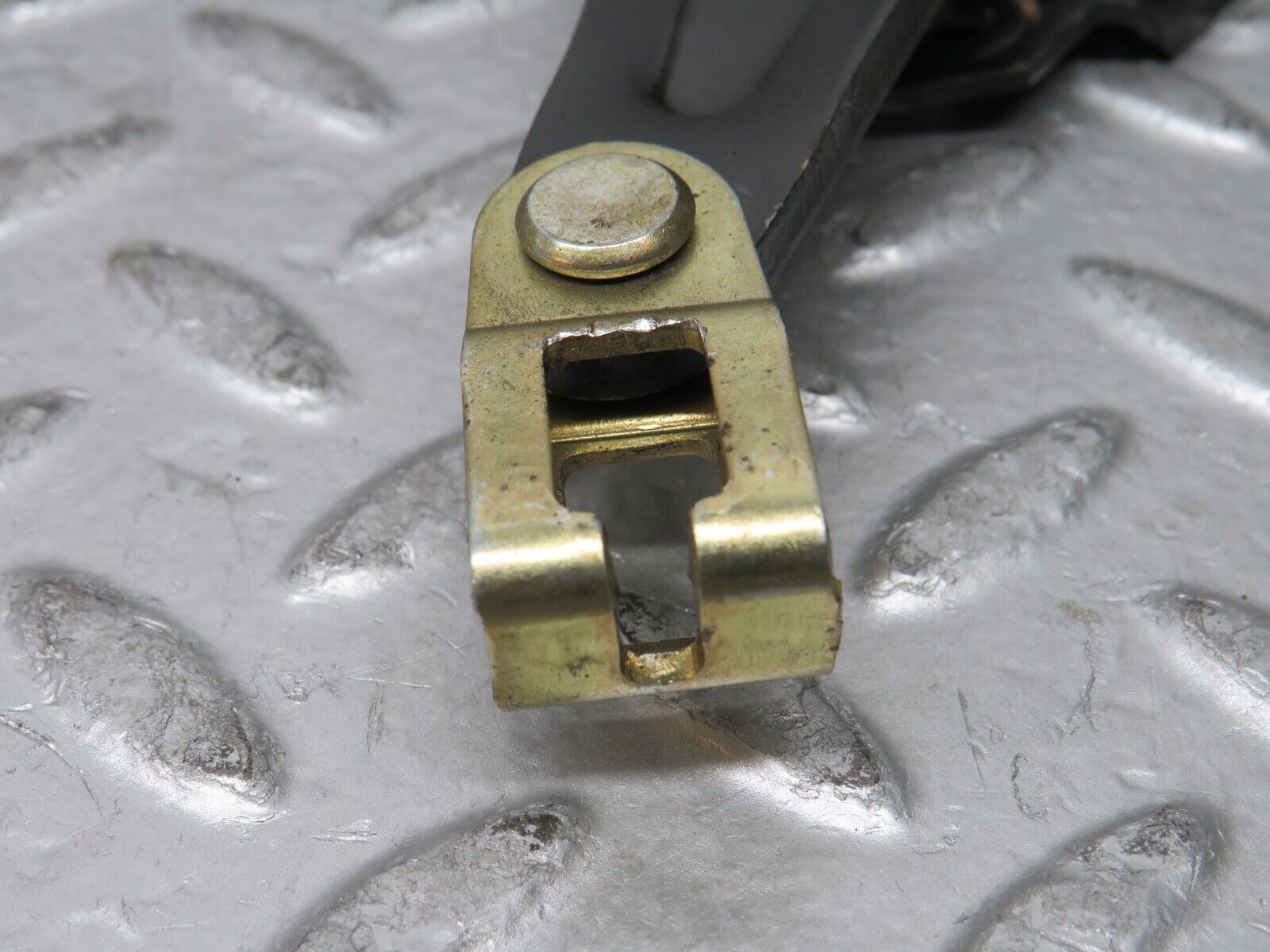 28859 Mercedes-Benz W123 230E Handbrake Regulator