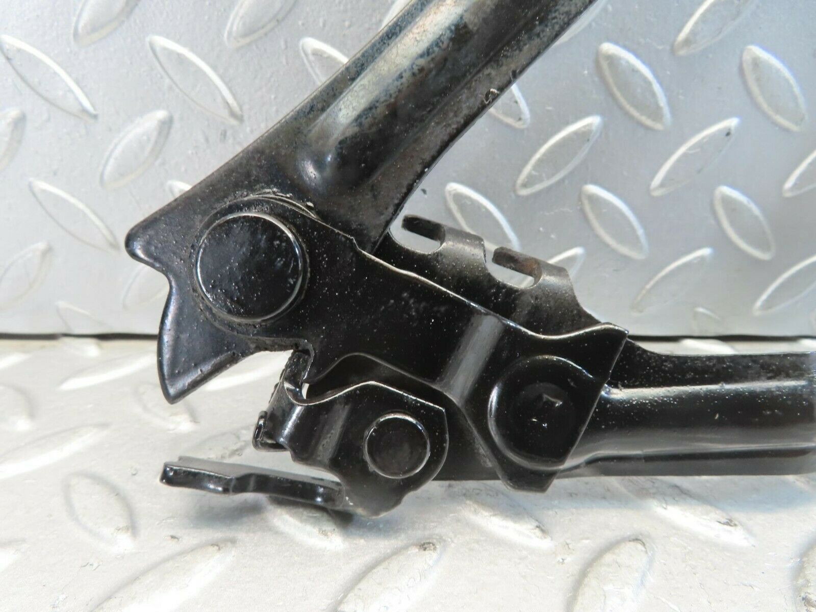 11465 Mercedes-Benz C123 230CE Coupe Bonnet Hinge Right Side