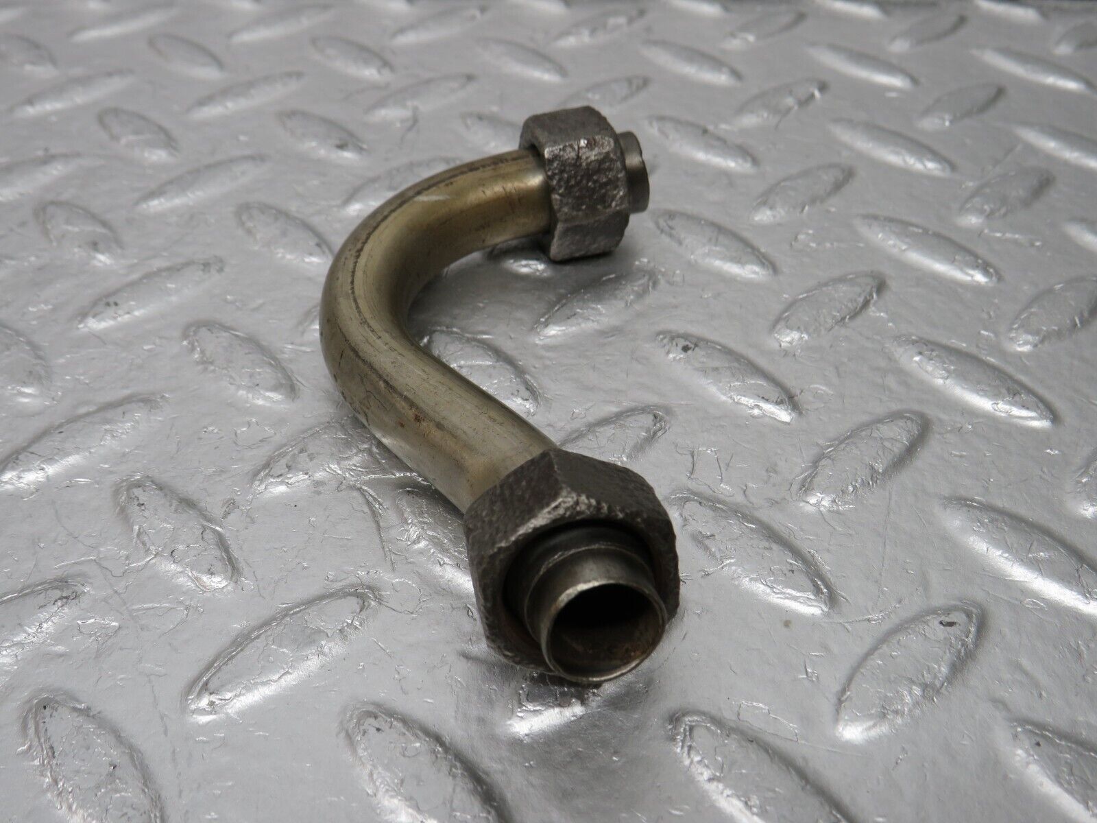 34655 Mercedes-Benz C126 380SEC Coupe EGR Valve Hose Pipe