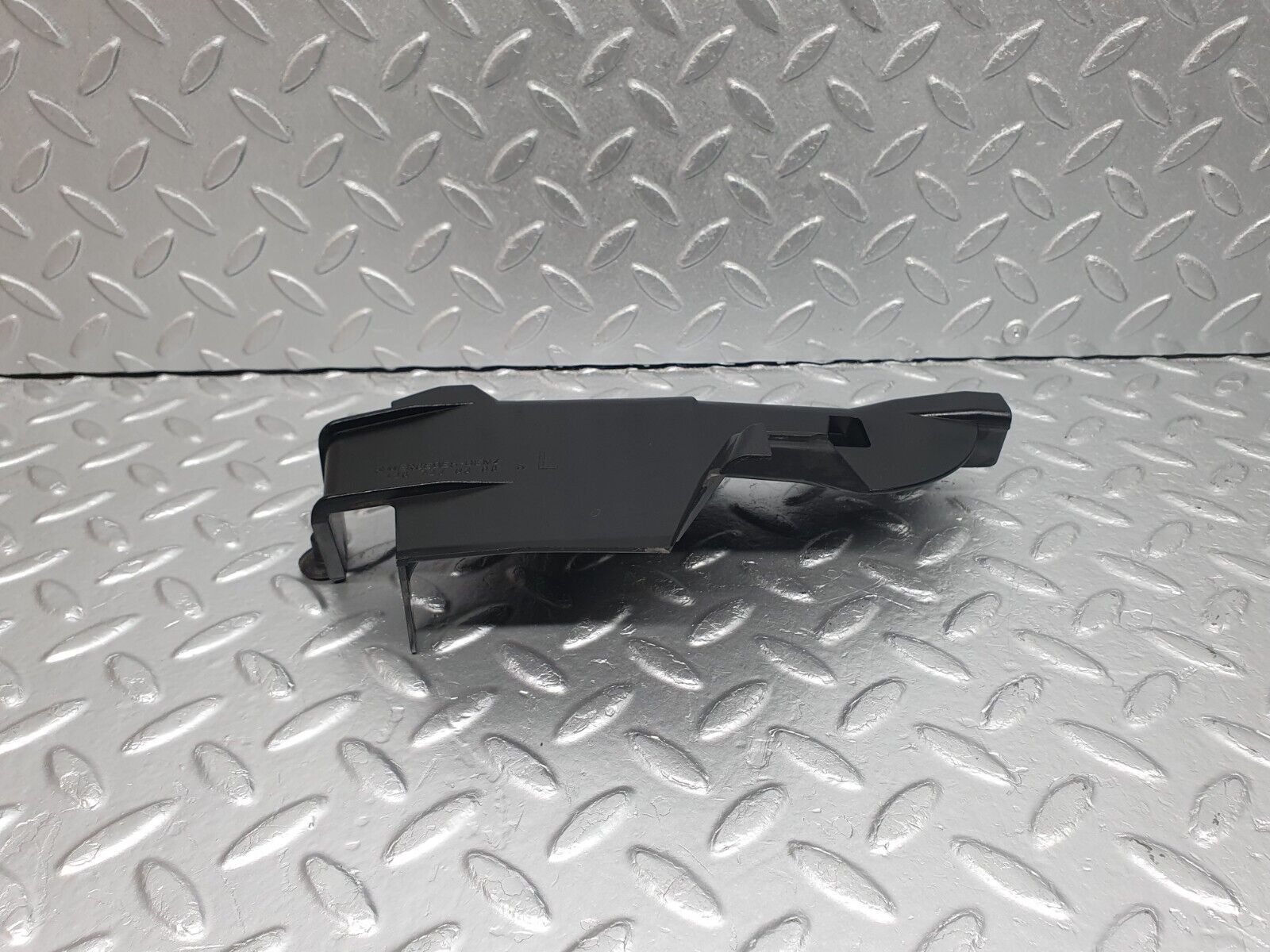 40906 Mercedes-Benz W126 300SE Front Left Door Lock Inner Cover 1267230308