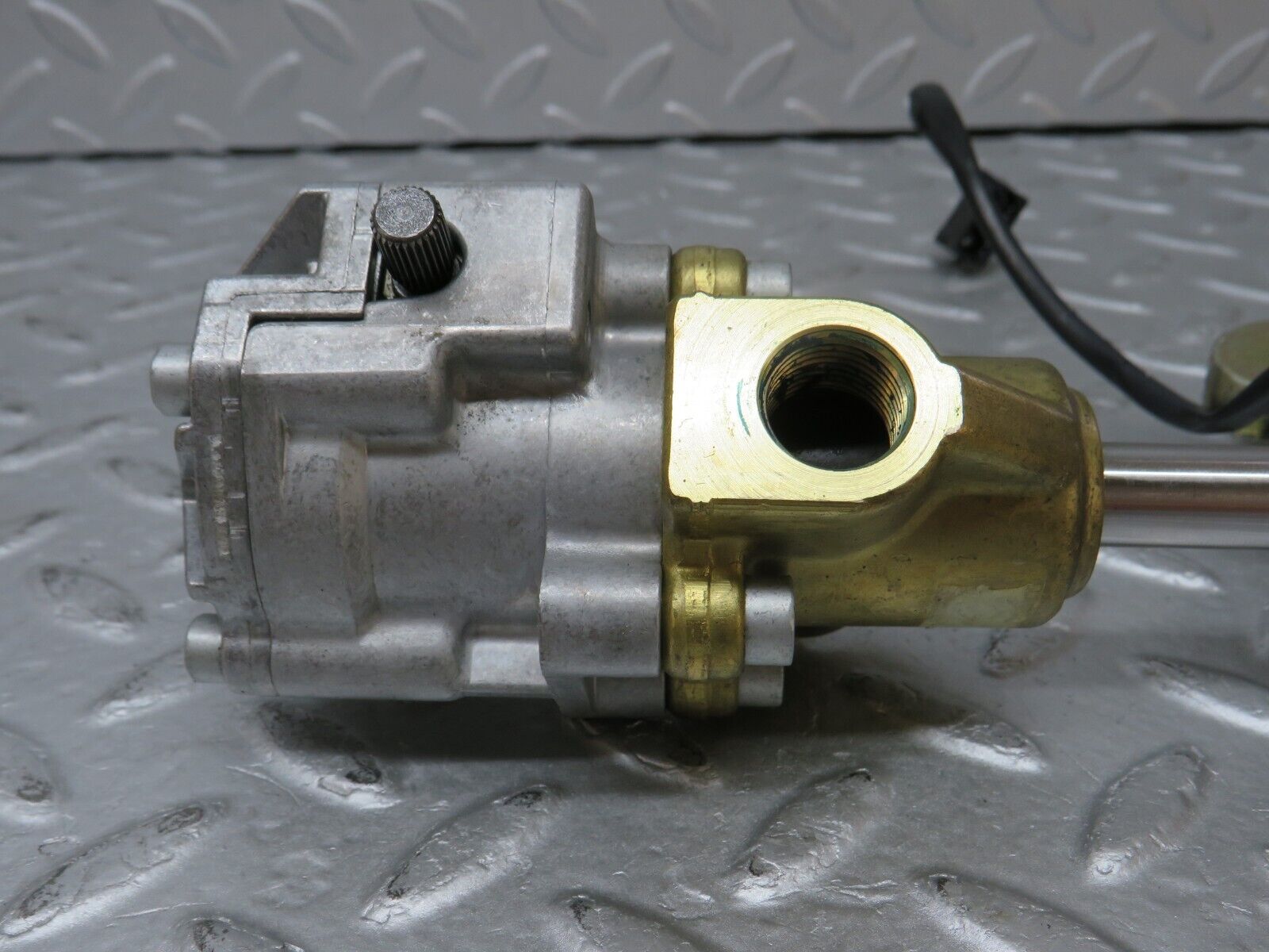 36824 Mercedes-Benz R129 300SL-24 Front Right Seat Recline Mechanism 1298200407 1136201019