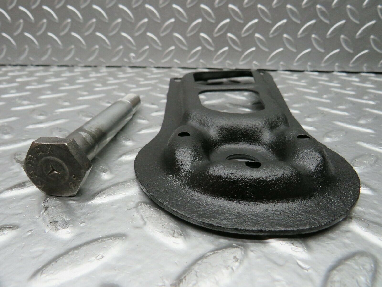 24102 Mercedes-Benz W123 280E Rear Suspension Axle Mounting Bracket