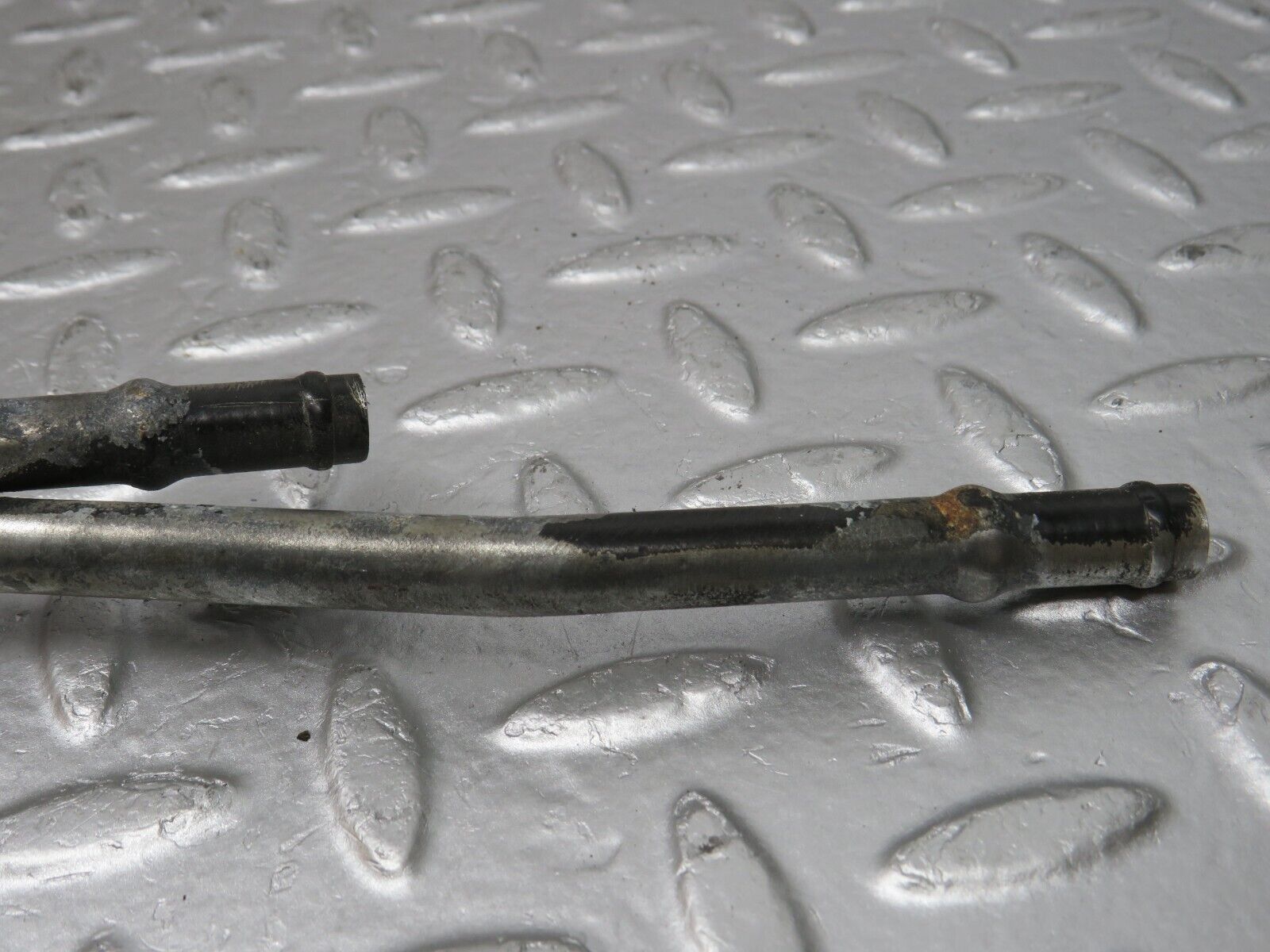 32718 Mercedes-Benz S124 300TE Wagon Oil Cooling Pipe