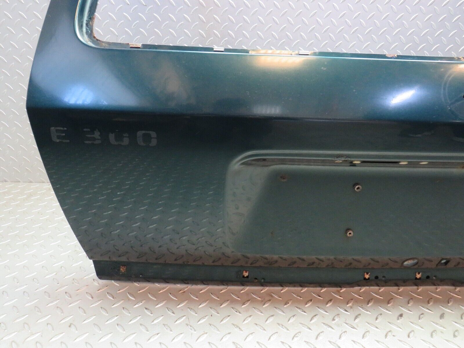 27729 Mercedes-Benz S124 300TE Wagon Tailgate Trunk Door